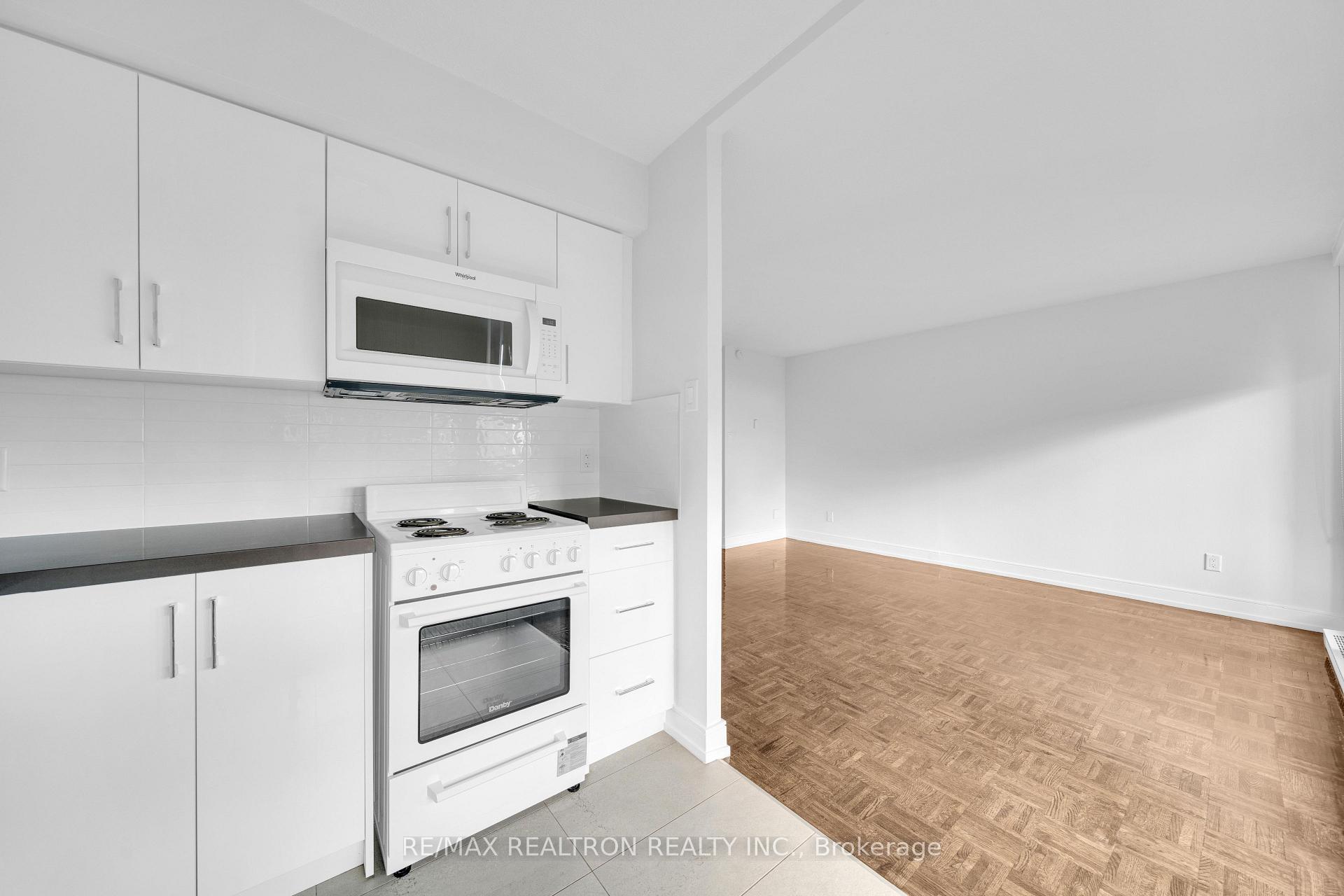 Photo 8 of Unit 1815, 33 Isabella Street, Toronto, Church-Yonge Corridor — HOMEH
