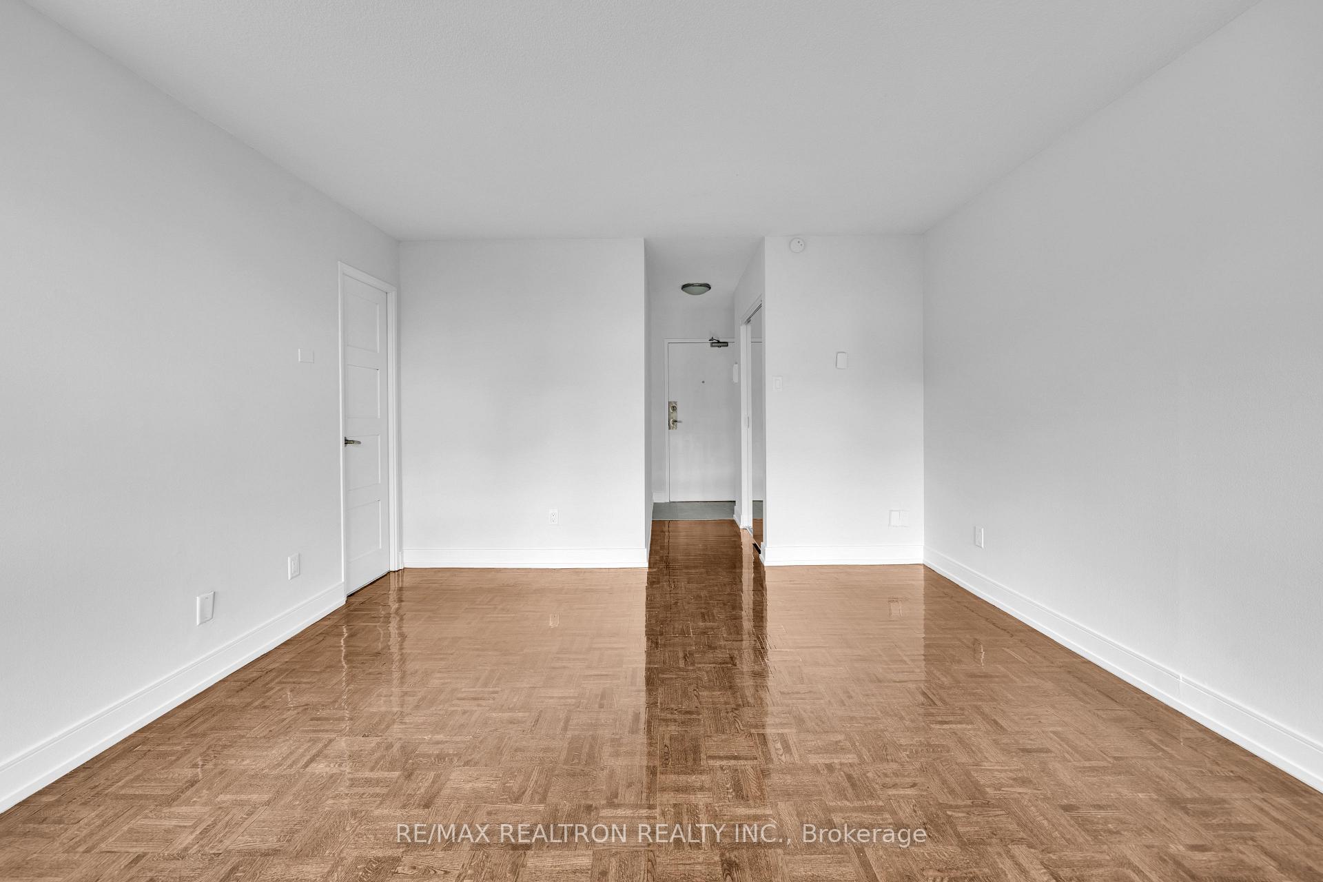 Photo 9 of Unit 1815, 33 Isabella Street, Toronto, Church-Yonge Corridor — HOMEH