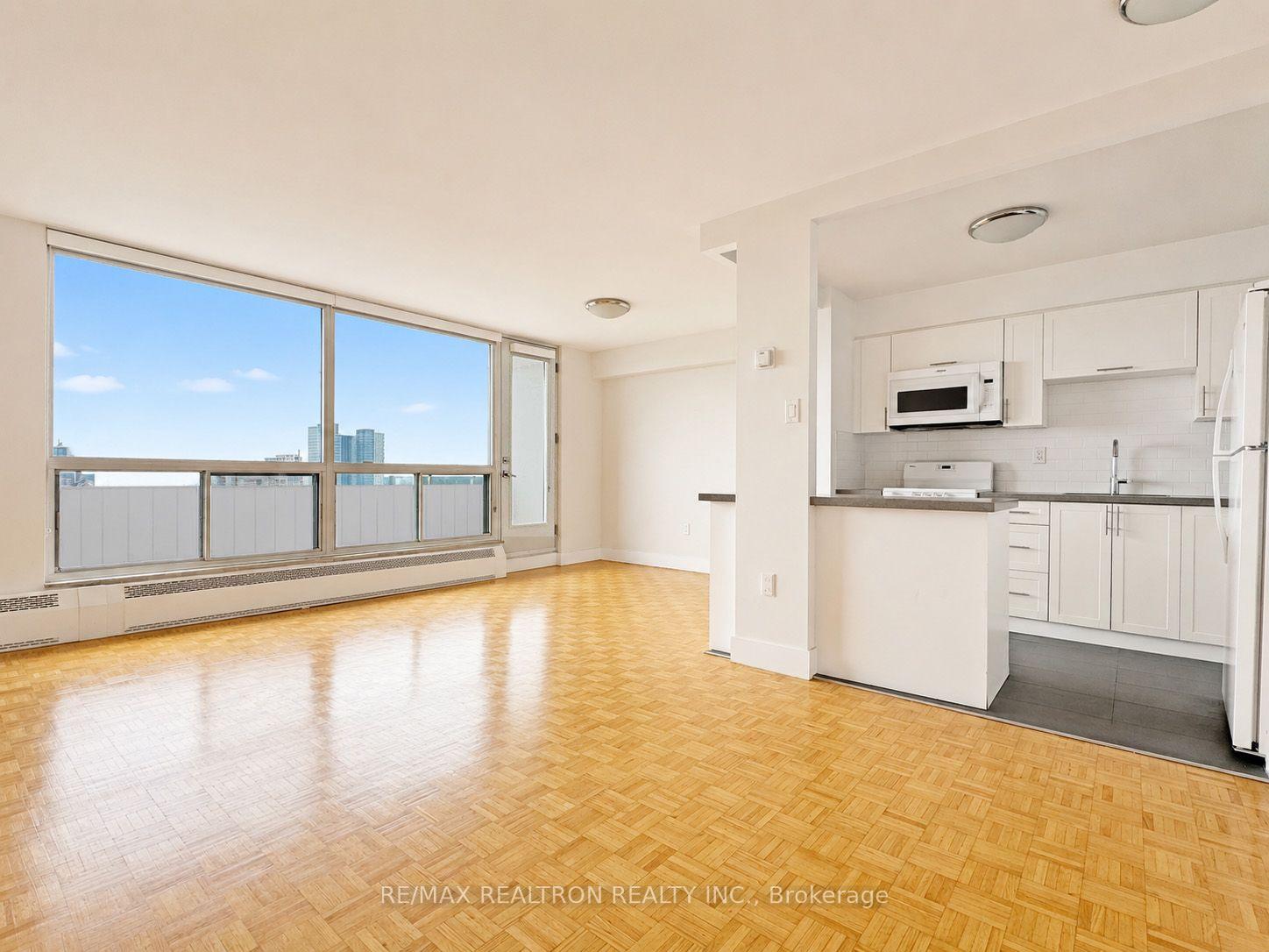 Photo 2 of Unit 1611, 666 Spadina Avenue, Toronto, University — HOMEH