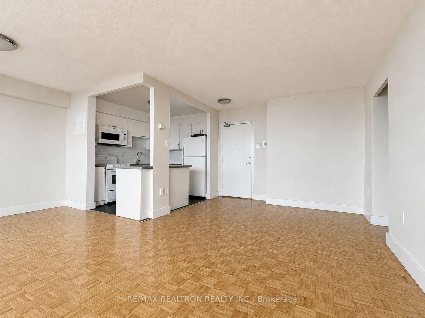 Photo 3 of Unit 1611, 666 Spadina Avenue, Toronto, University — HOMEH