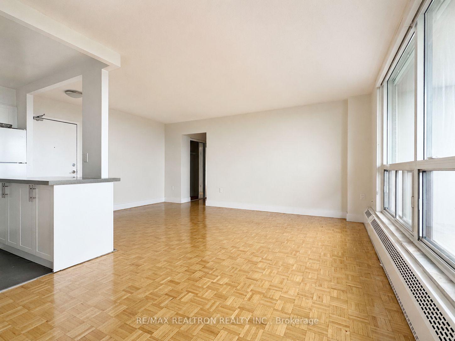 Photo 4 of Unit 1611, 666 Spadina Avenue, Toronto, University — HOMEH