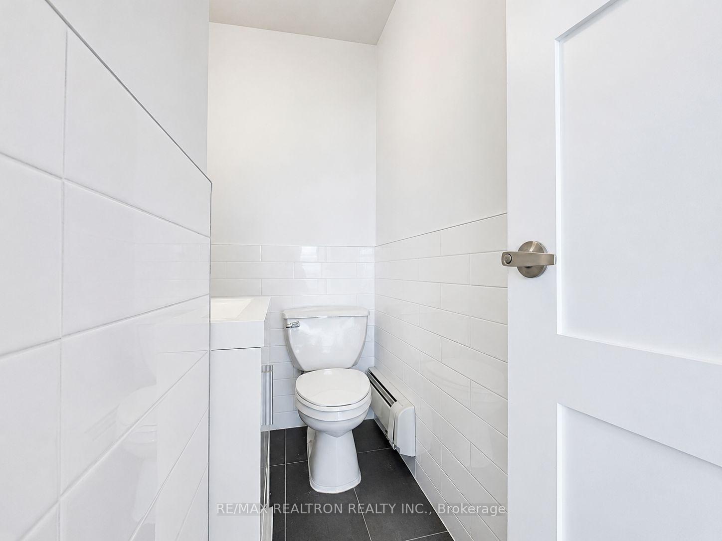 Photo 8 of Unit 1611, 666 Spadina Avenue, Toronto, University — HOMEH