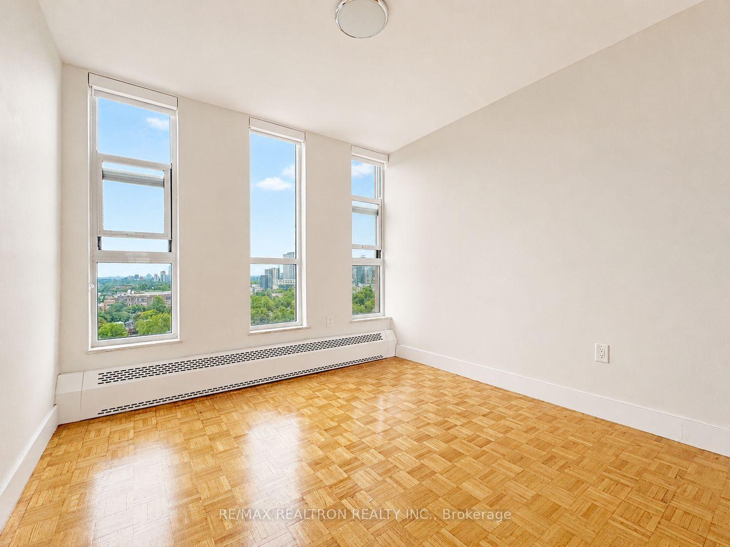 Photo 9 of Unit 1611, 666 Spadina Avenue, Toronto, University — HOMEH