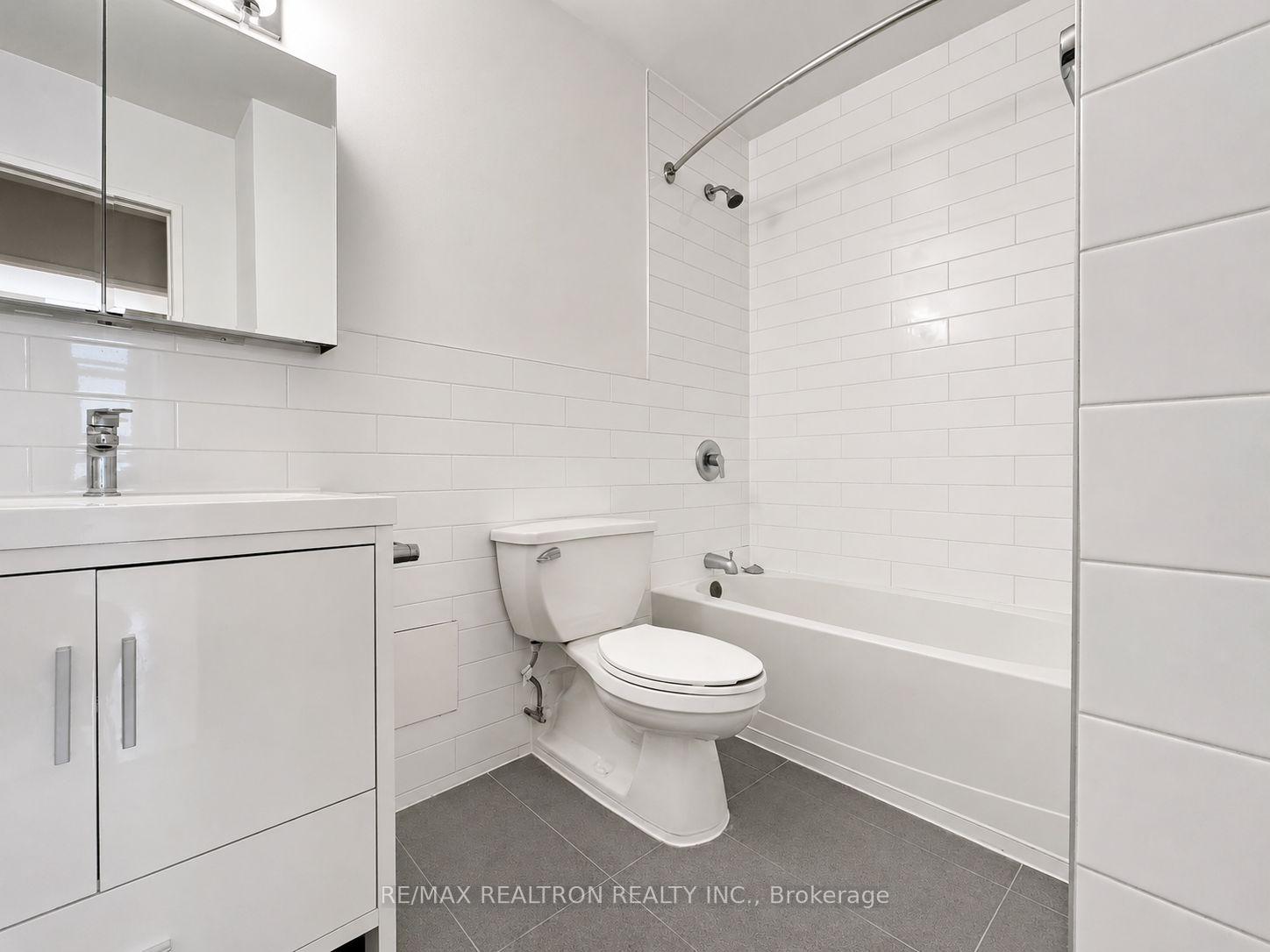 Photo 11 of Unit 1611, 666 Spadina Avenue, Toronto, University — HOMEH