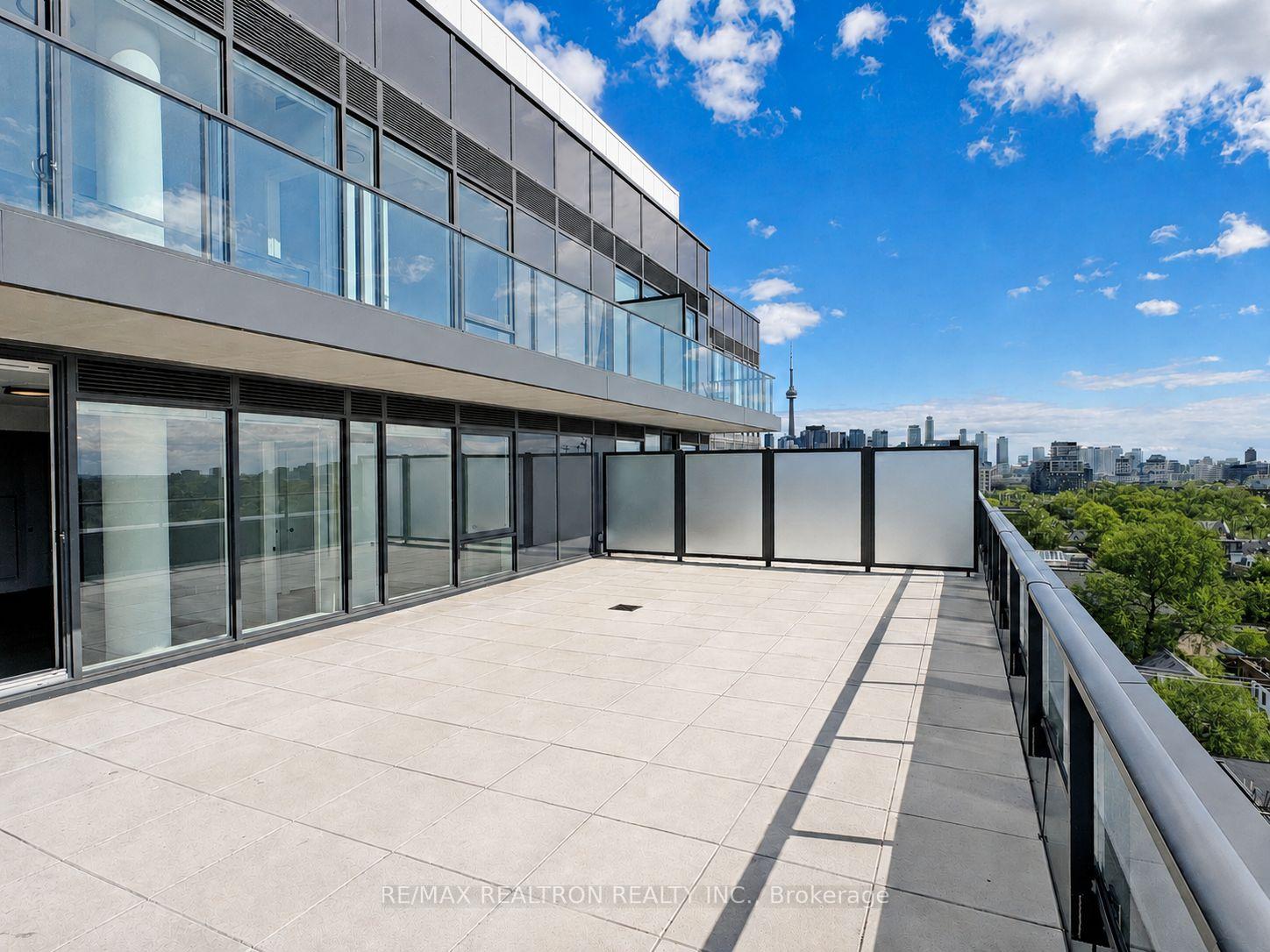 Photo 4 of Unit 1001, 664 Spadina Avenue, Toronto, University — HOMEH
