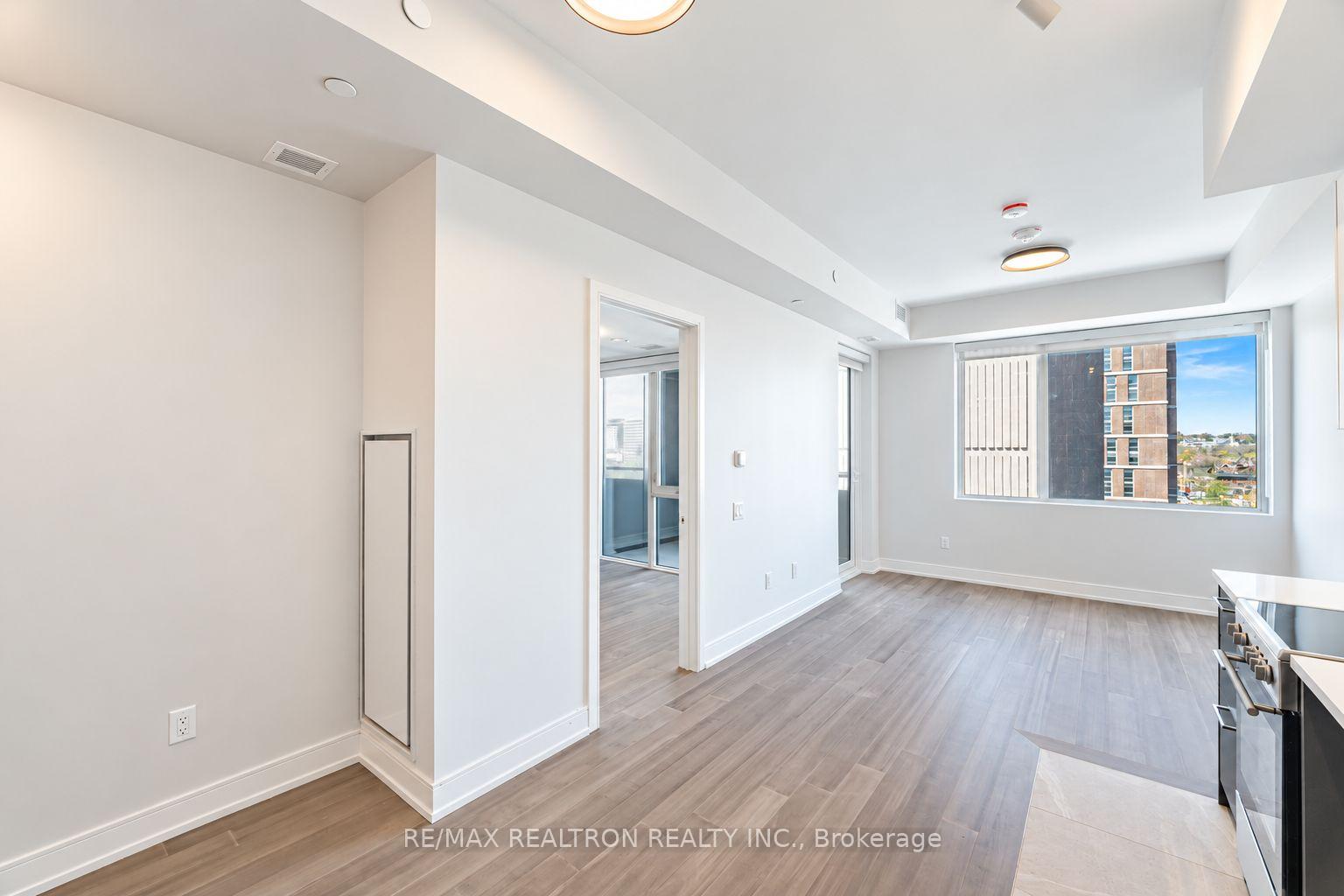 Photo 3 of Unit 904, 664 Spadina Avenue, Toronto, University — HOMEH
