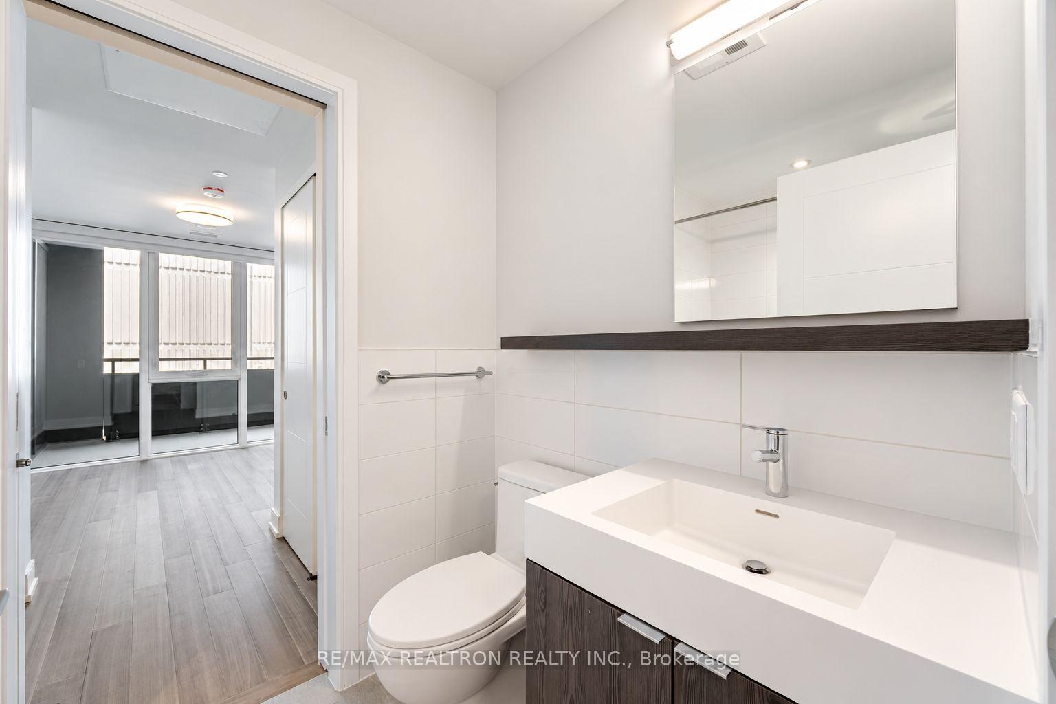 Photo 10 of Unit 904, 664 Spadina Avenue, Toronto, University — HOMEH