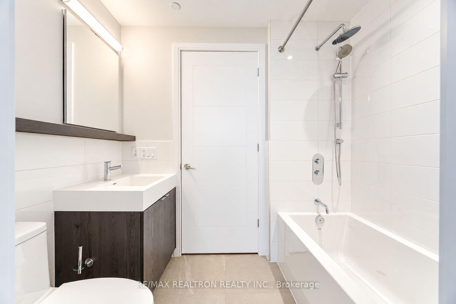 Photo 11 of Unit 904, 664 Spadina Avenue, Toronto, University — HOMEH