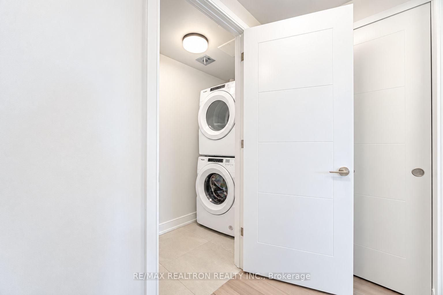 Photo 12 of Unit 904, 664 Spadina Avenue, Toronto, University — HOMEH