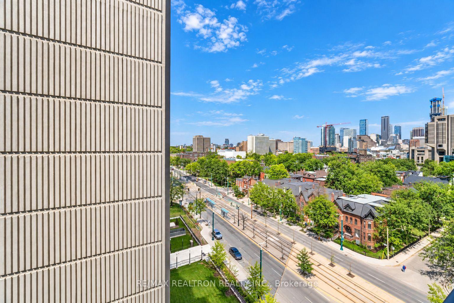 Photo 14 of Unit 904, 664 Spadina Avenue, Toronto, University — HOMEH