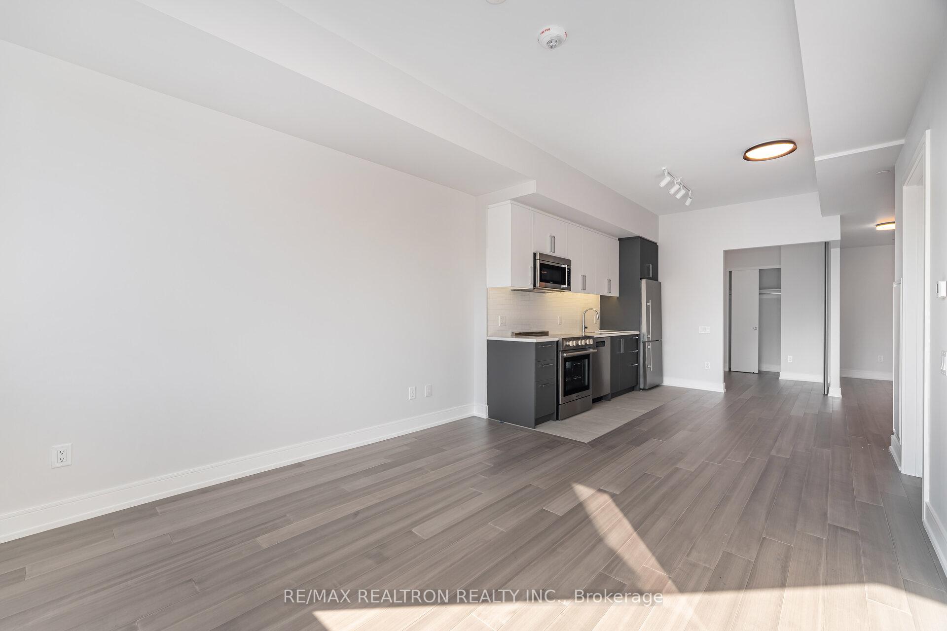 Photo 7 of Unit 704, 664 Spadina Avenue, Toronto, University — HOMEH
