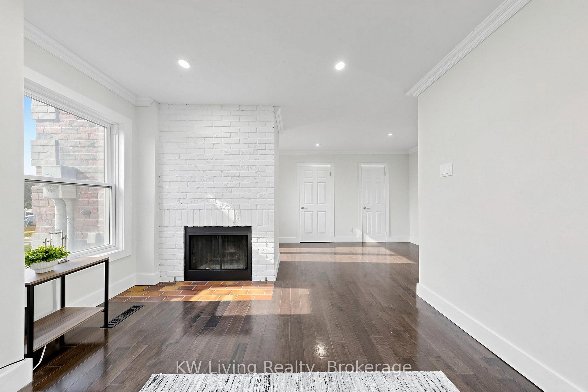 Photo 5 of 19 Sarah Jane Court, Markham, Bullock — HOMEH