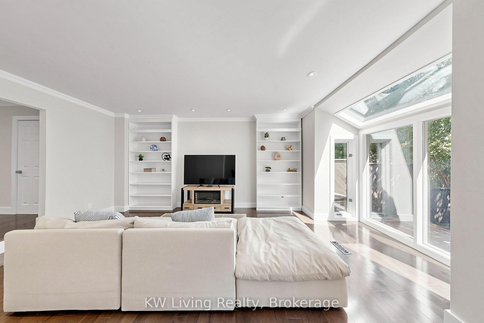 Photo 11 of 19 Sarah Jane Court, Markham, Bullock — HOMEH