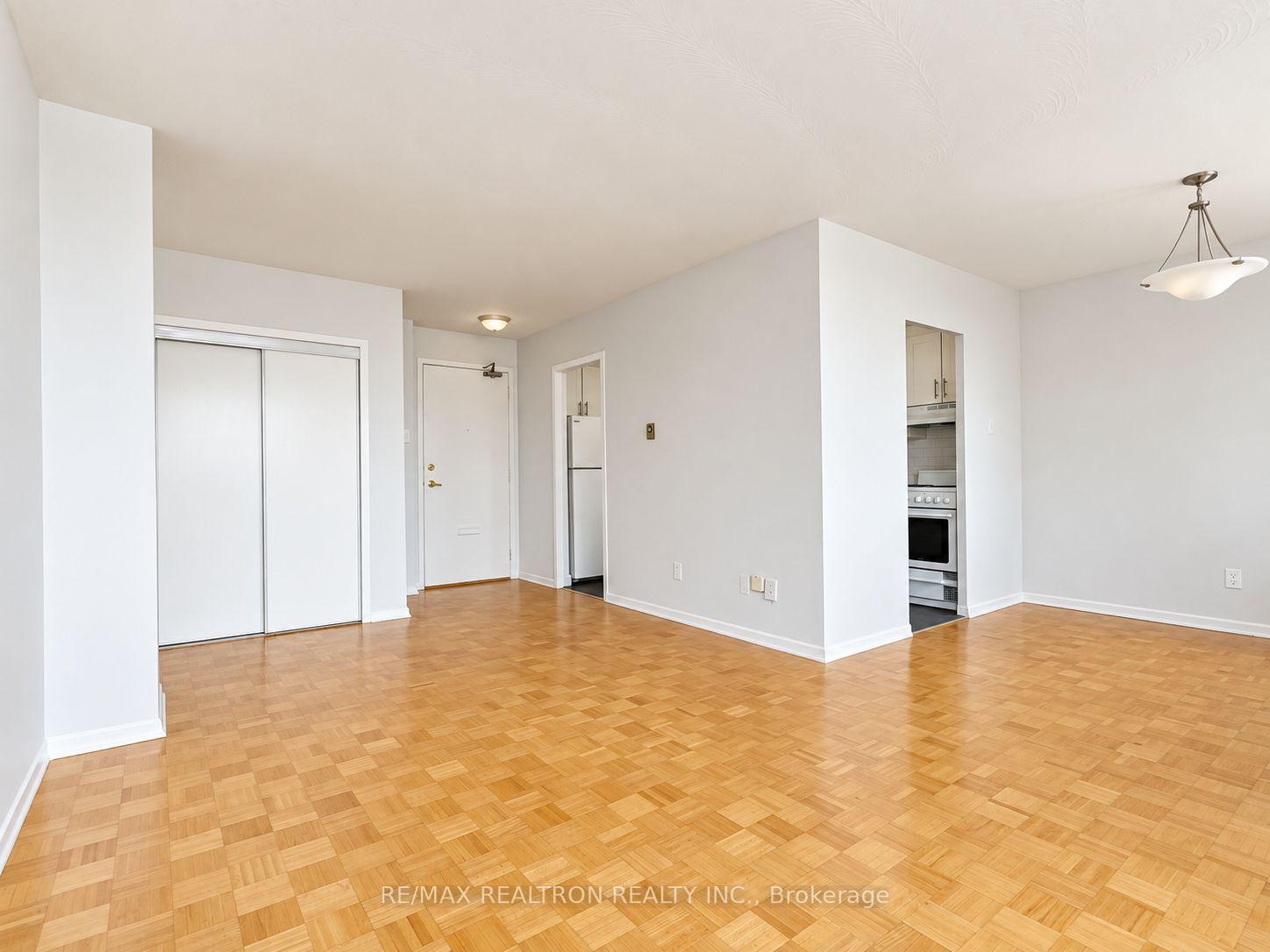 Photo 9 of Unit 701, 525 Eglinton Avenue E, Toronto, Mount Pleasant East — HOMEH