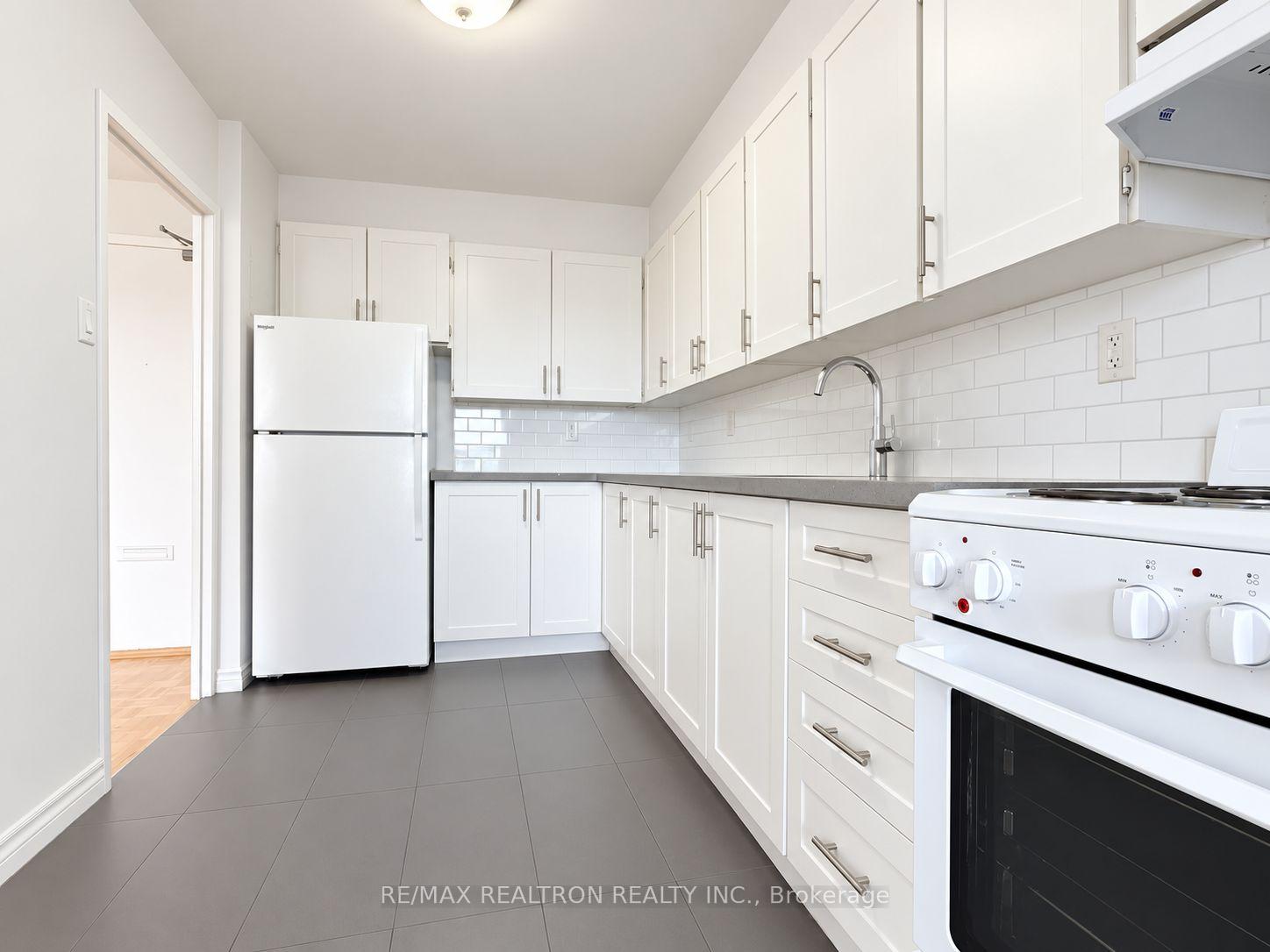 Photo 13 of Unit 701, 525 Eglinton Avenue E, Toronto, Mount Pleasant East — HOMEH