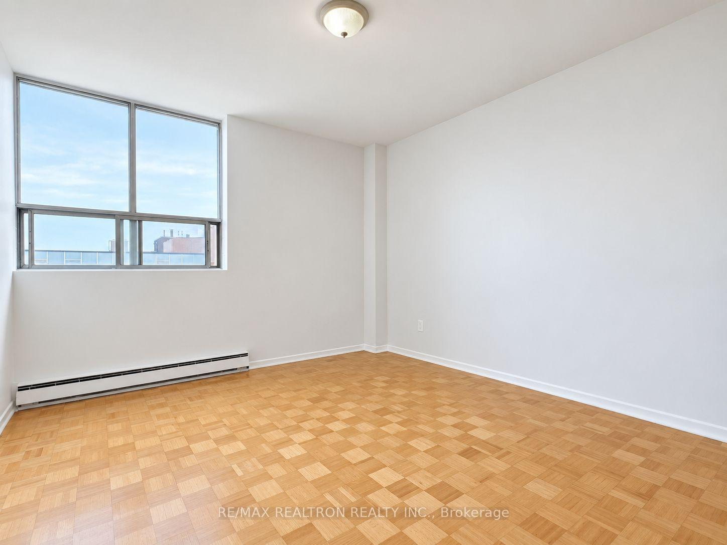 Photo 16 of Unit 701, 525 Eglinton Avenue E, Toronto, Mount Pleasant East — HOMEH