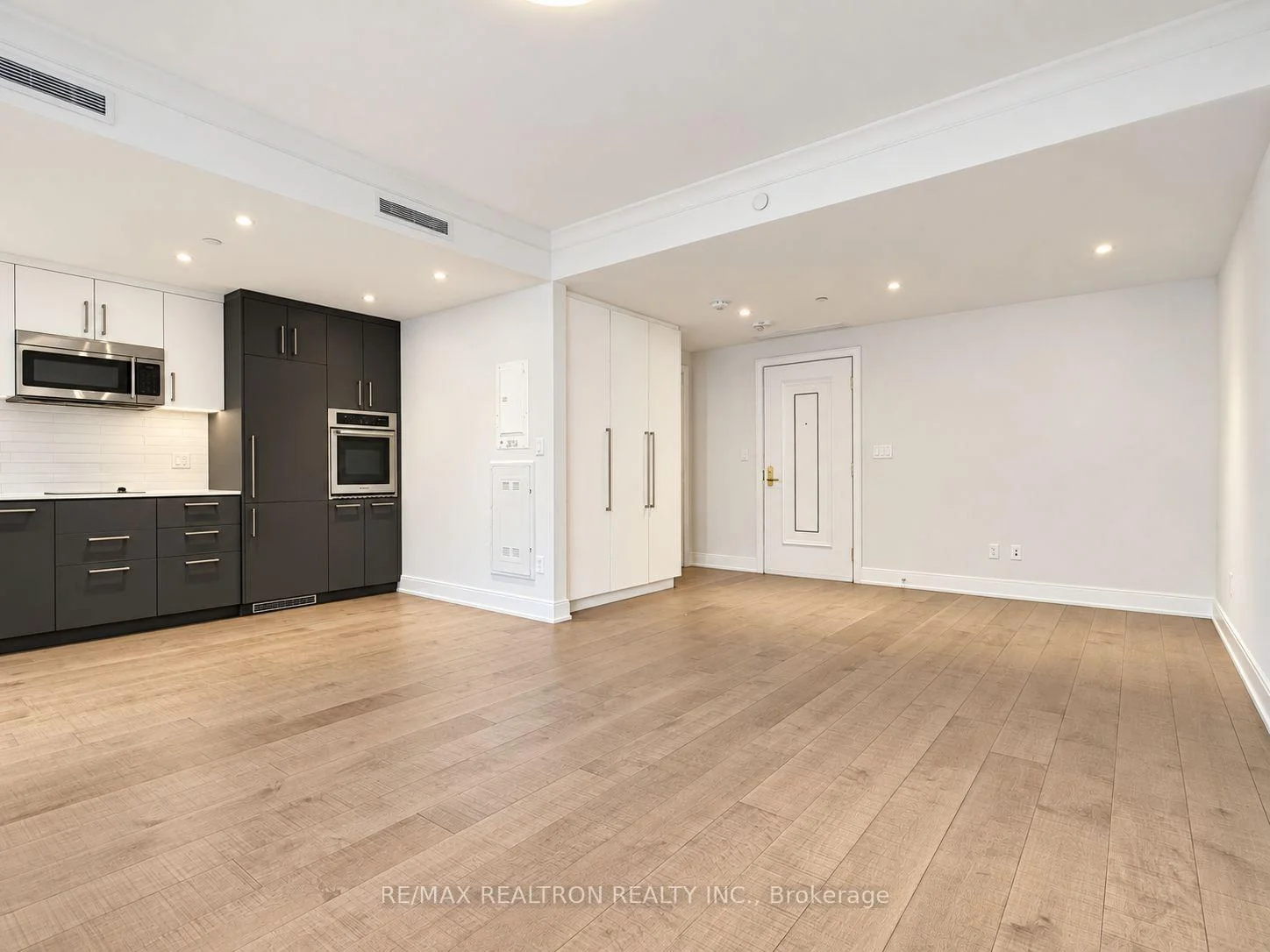 Photo 15 of Unit 701, 525 Eglinton Avenue E, Toronto, Mount Pleasant East — HOMEH