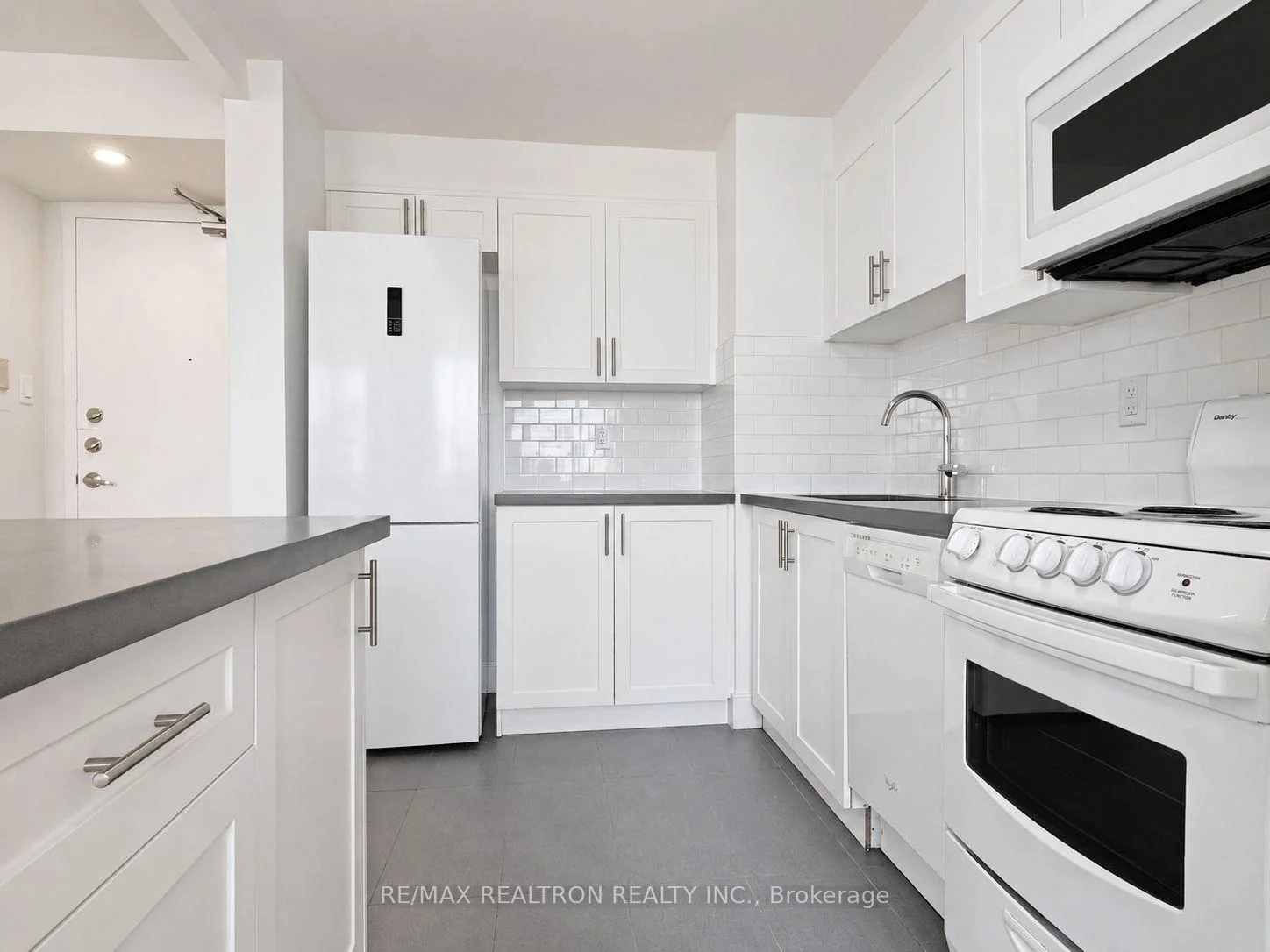 Photo 17 of Unit 701, 525 Eglinton Avenue E, Toronto, Mount Pleasant East — HOMEH