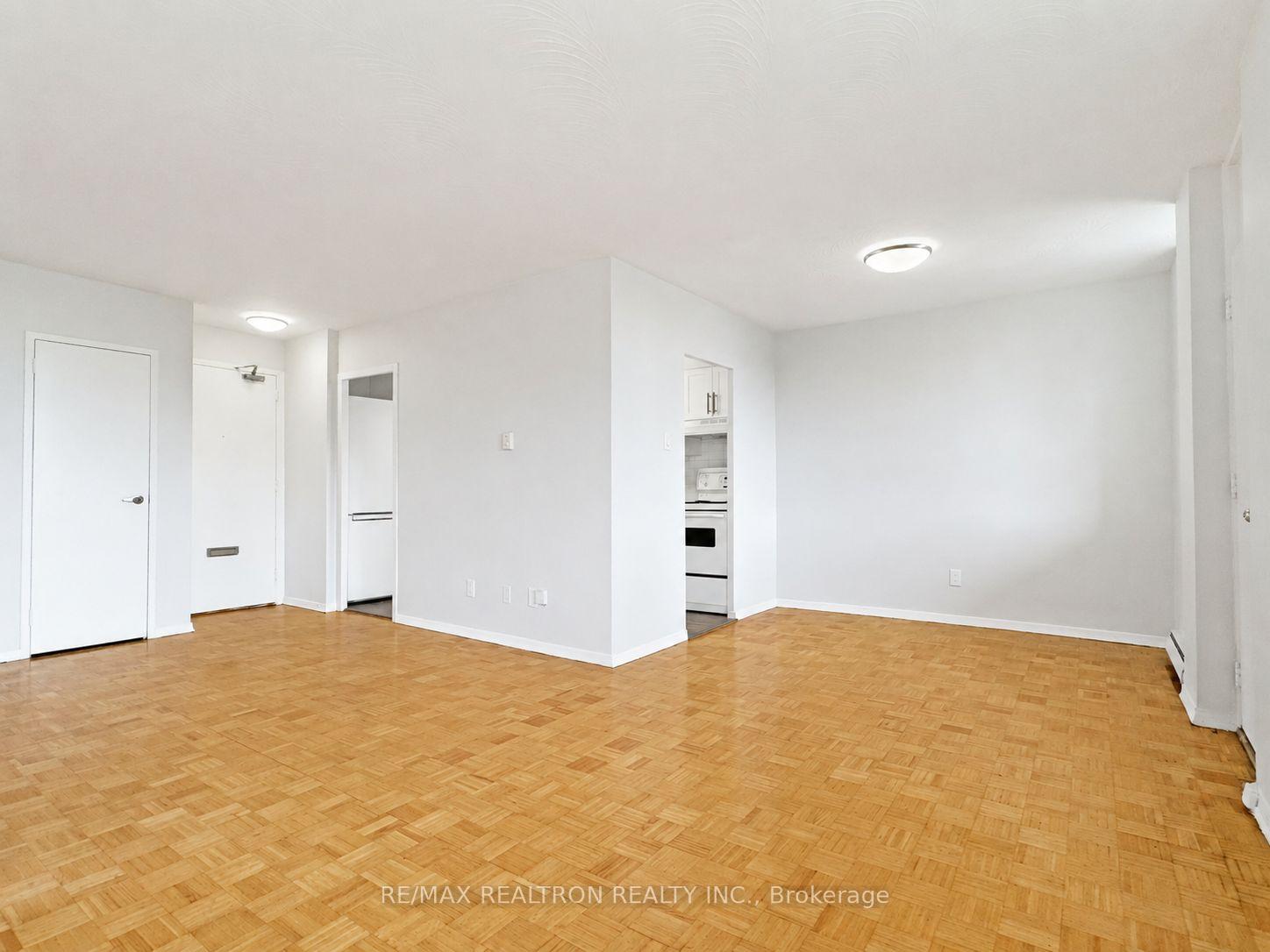 Photo 2 of Unit 804, 525 Eglinton Avenue E, Toronto, Mount Pleasant East — HOMEH