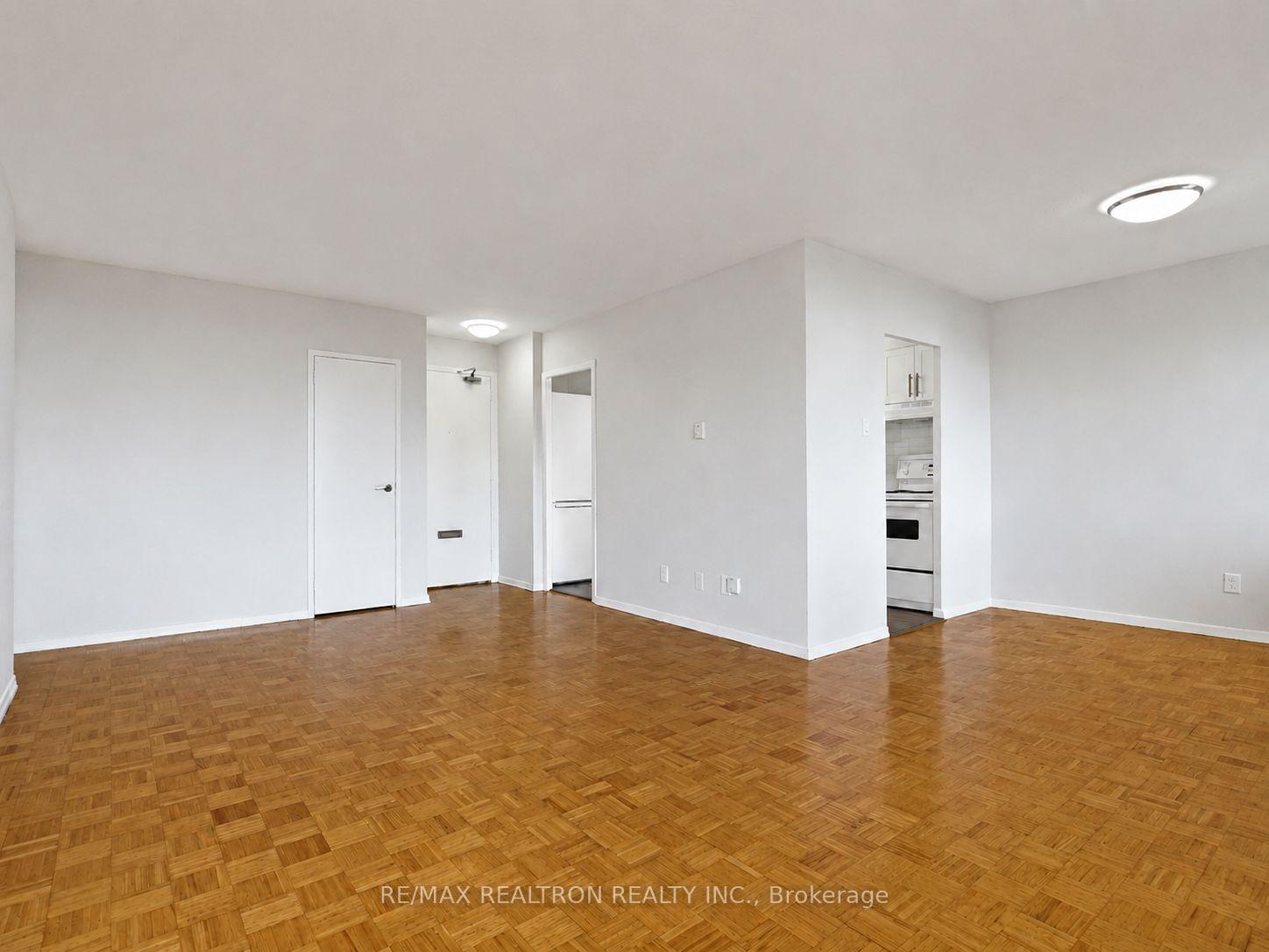 Photo 5 of Unit 804, 525 Eglinton Avenue E, Toronto, Mount Pleasant East — HOMEH