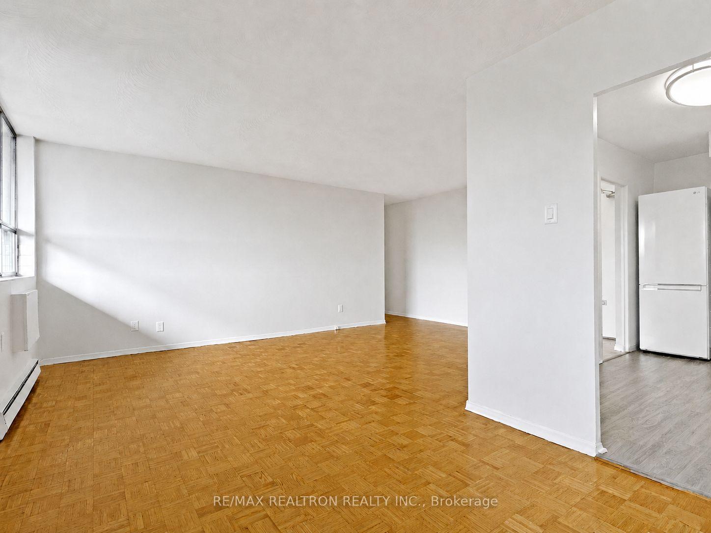 Photo 7 of Unit 804, 525 Eglinton Avenue E, Toronto, Mount Pleasant East — HOMEH
