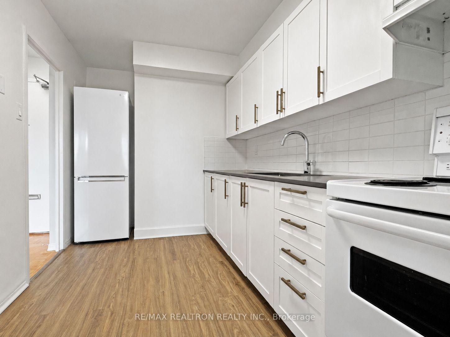 Photo 9 of Unit 804, 525 Eglinton Avenue E, Toronto, Mount Pleasant East — HOMEH