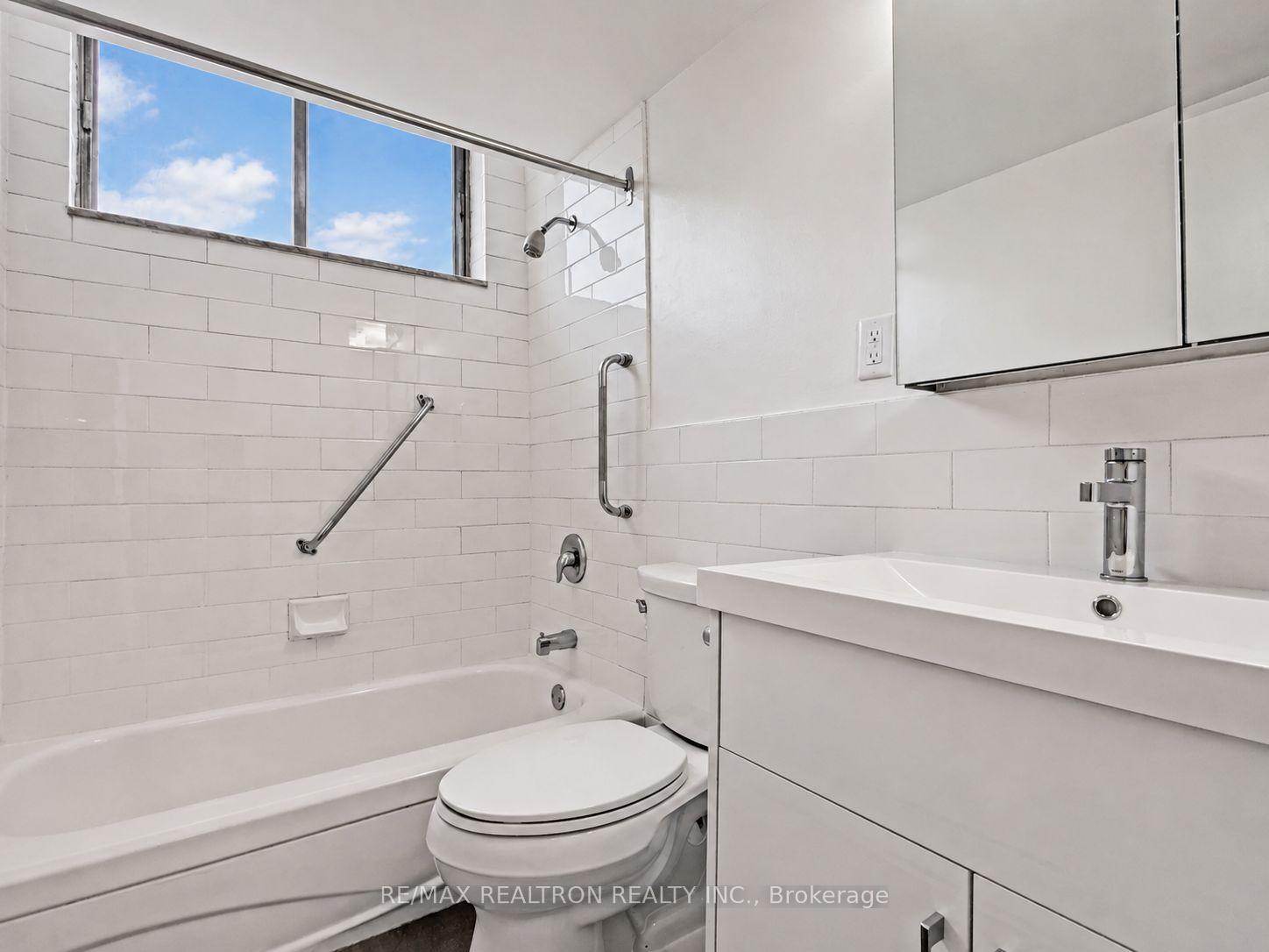 Photo 14 of Unit 804, 525 Eglinton Avenue E, Toronto, Mount Pleasant East — HOMEH
