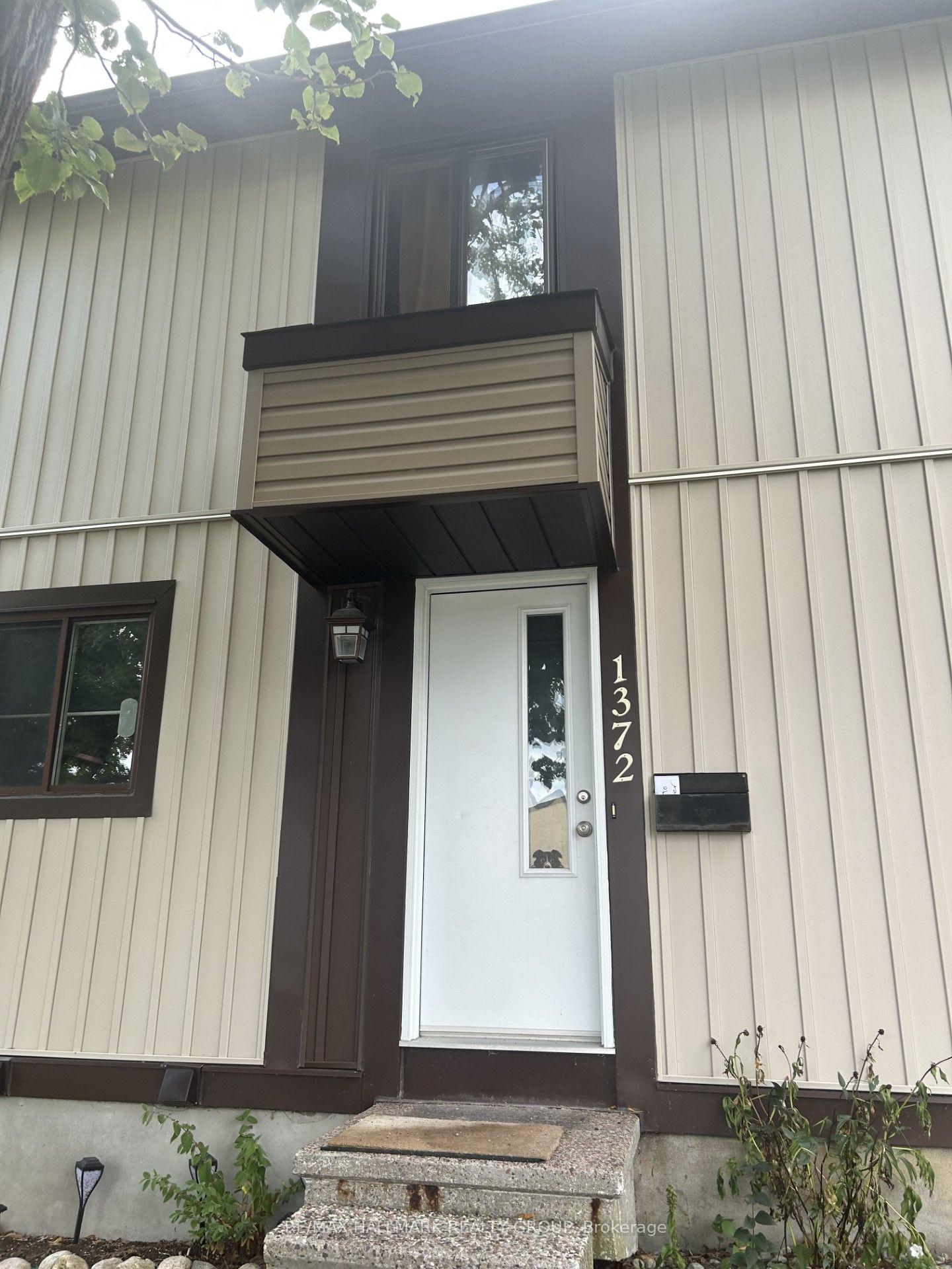 Photo 2 of 1372 Bethamy Lane, Ottawa, Beacon Hill South — HOMEH