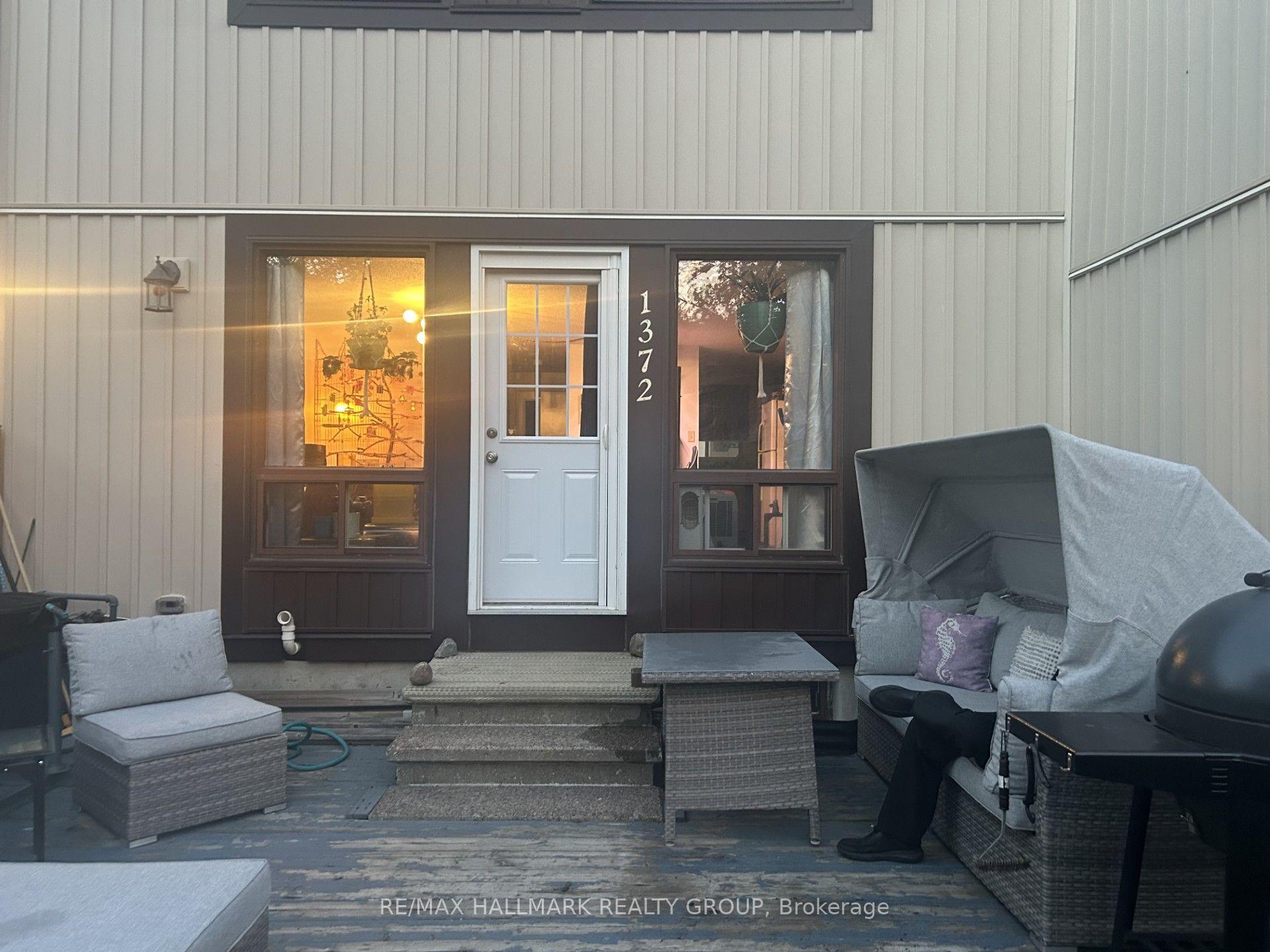 Photo 4 of 1372 Bethamy Lane, Ottawa, Beacon Hill South — HOMEH