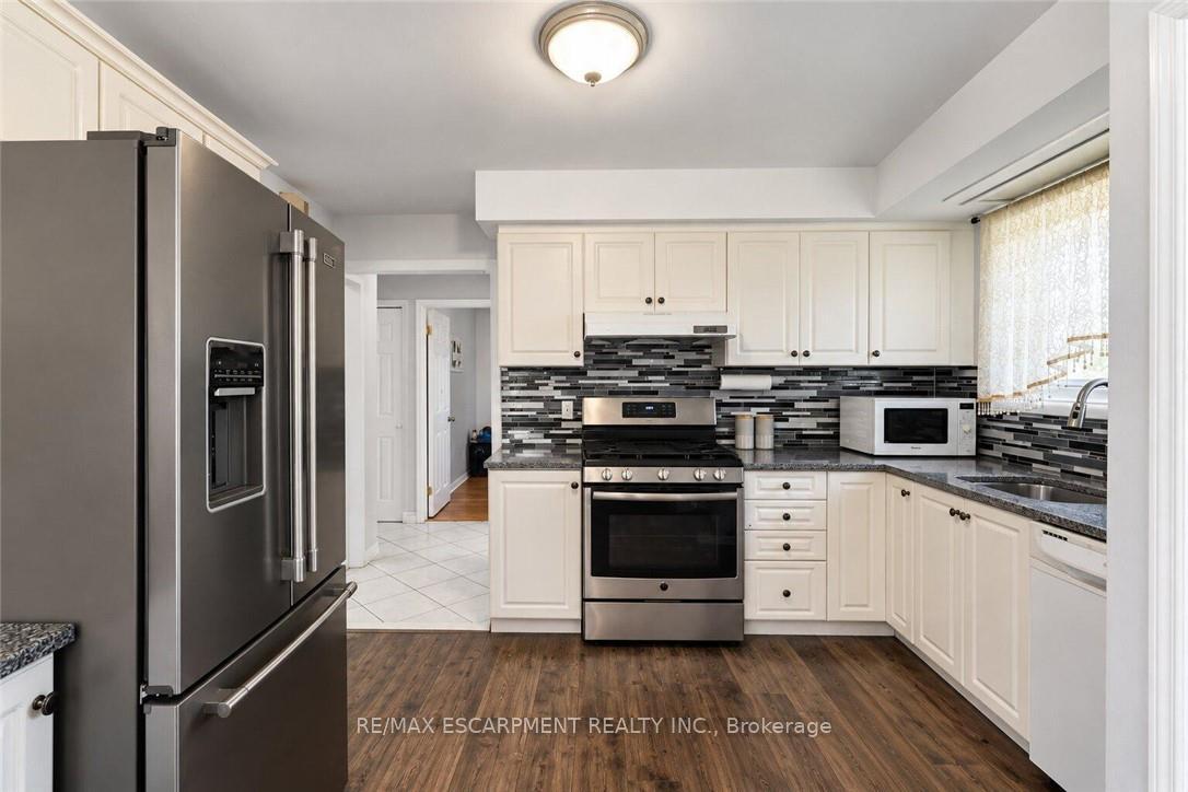 Photo 16 of 33 Bellingham Drive, Hamilton, Lawfield — HOMEH