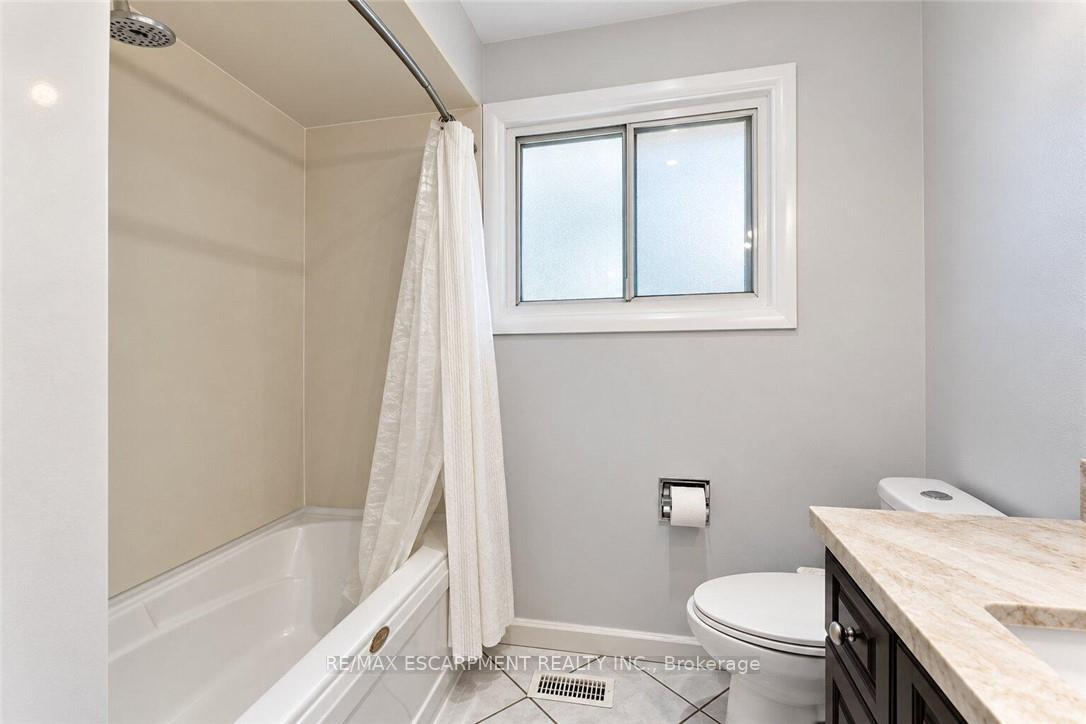 Photo 21 of 33 Bellingham Drive, Hamilton, Lawfield — HOMEH