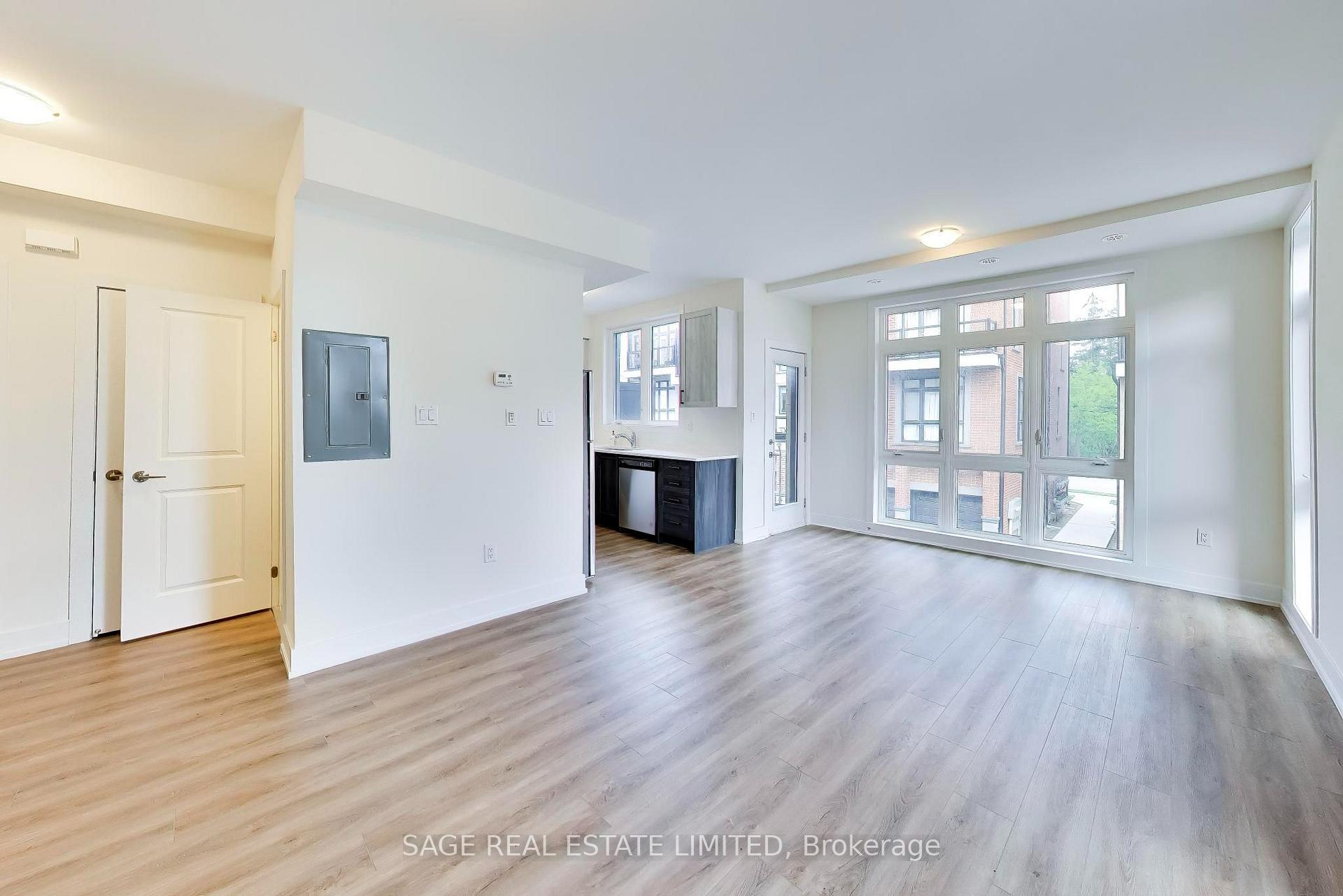 Photo 6 of Unit 7, 6 Sayers Lane, Richmond Hill, Oak Ridges — HOMEH