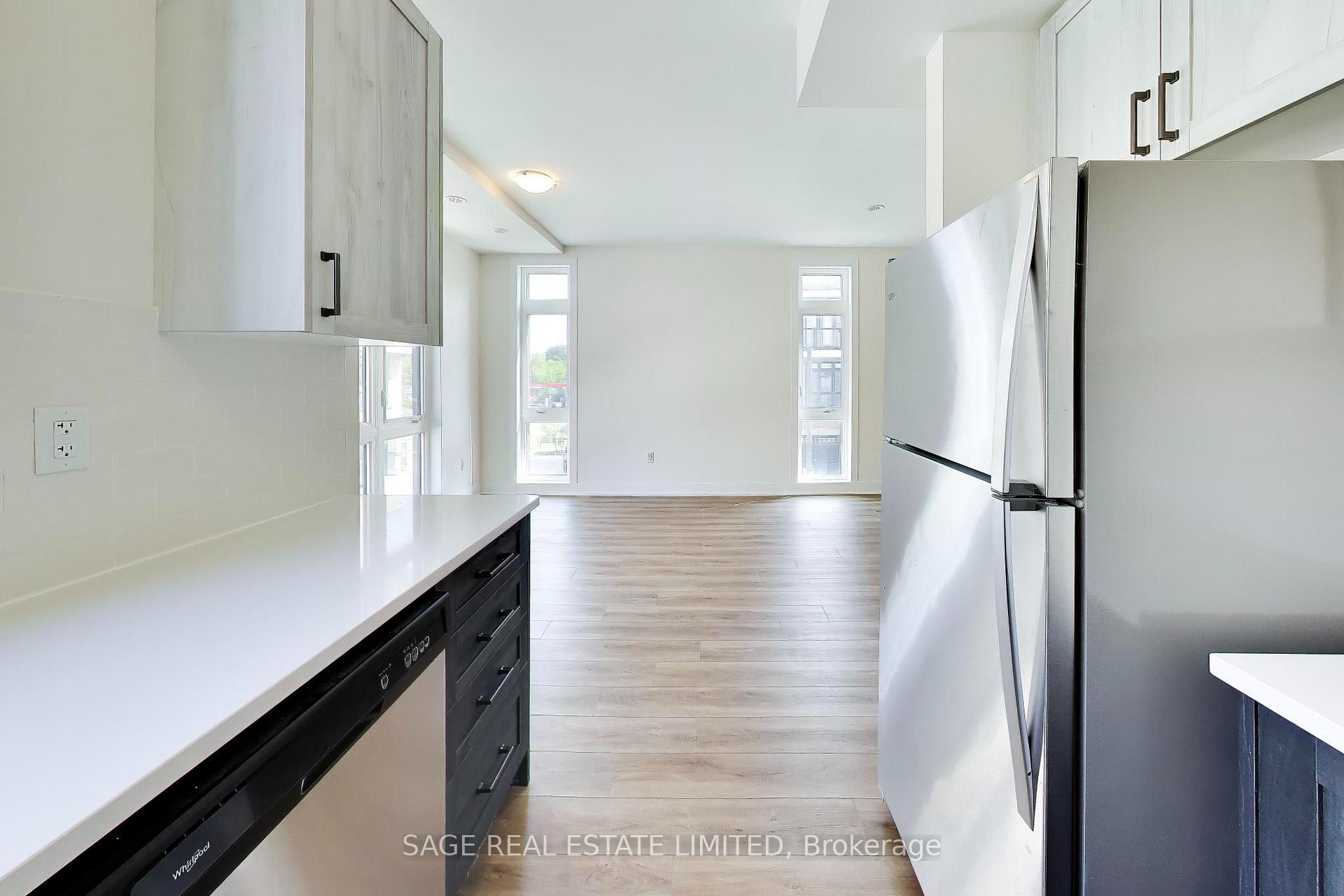 Photo 10 of Unit 7, 6 Sayers Lane, Richmond Hill, Oak Ridges — HOMEH