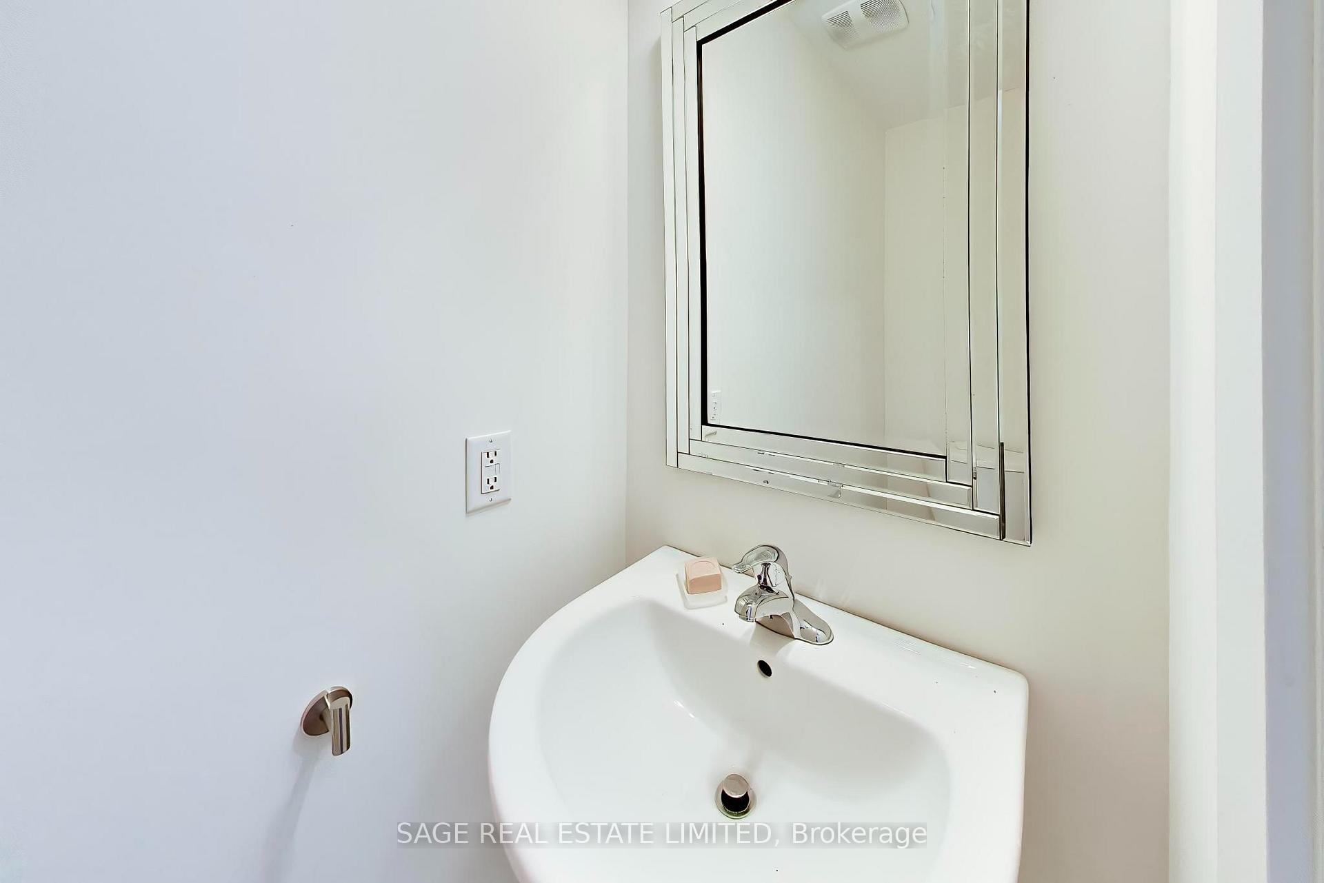 Photo 11 of Unit 7, 6 Sayers Lane, Richmond Hill, Oak Ridges — HOMEH