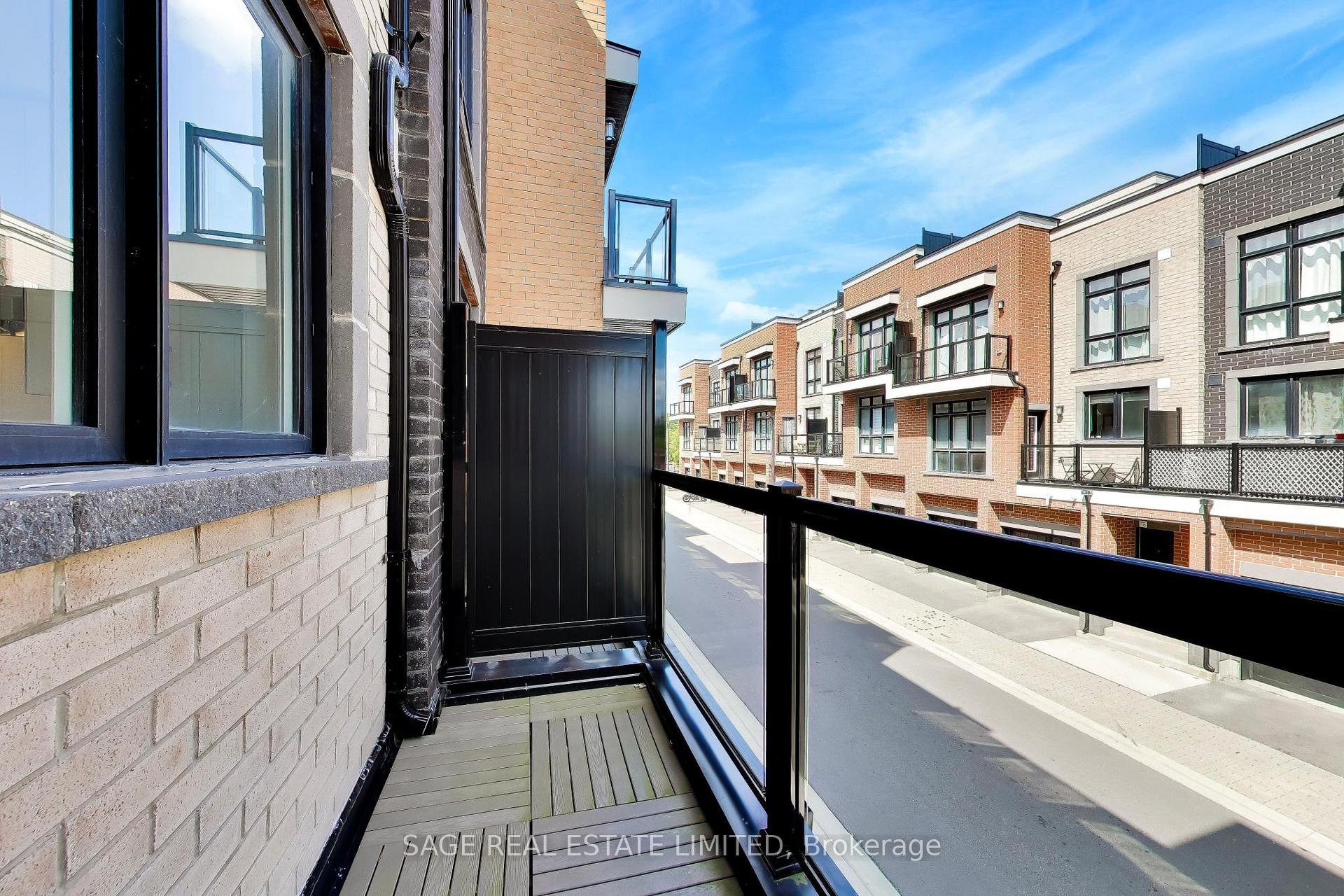 Photo 12 of Unit 7, 6 Sayers Lane, Richmond Hill, Oak Ridges — HOMEH