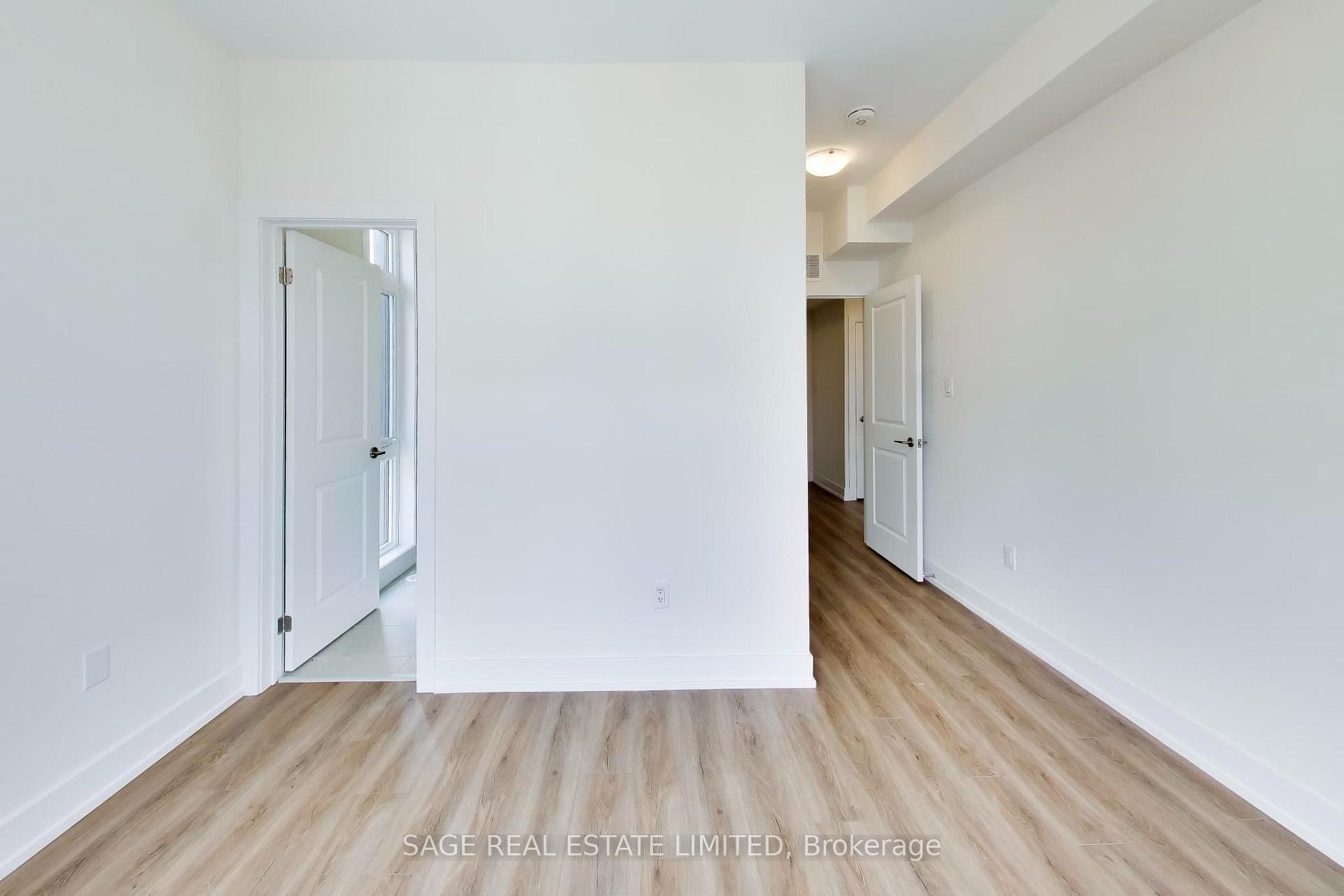 Photo 15 of Unit 7, 6 Sayers Lane, Richmond Hill, Oak Ridges — HOMEH