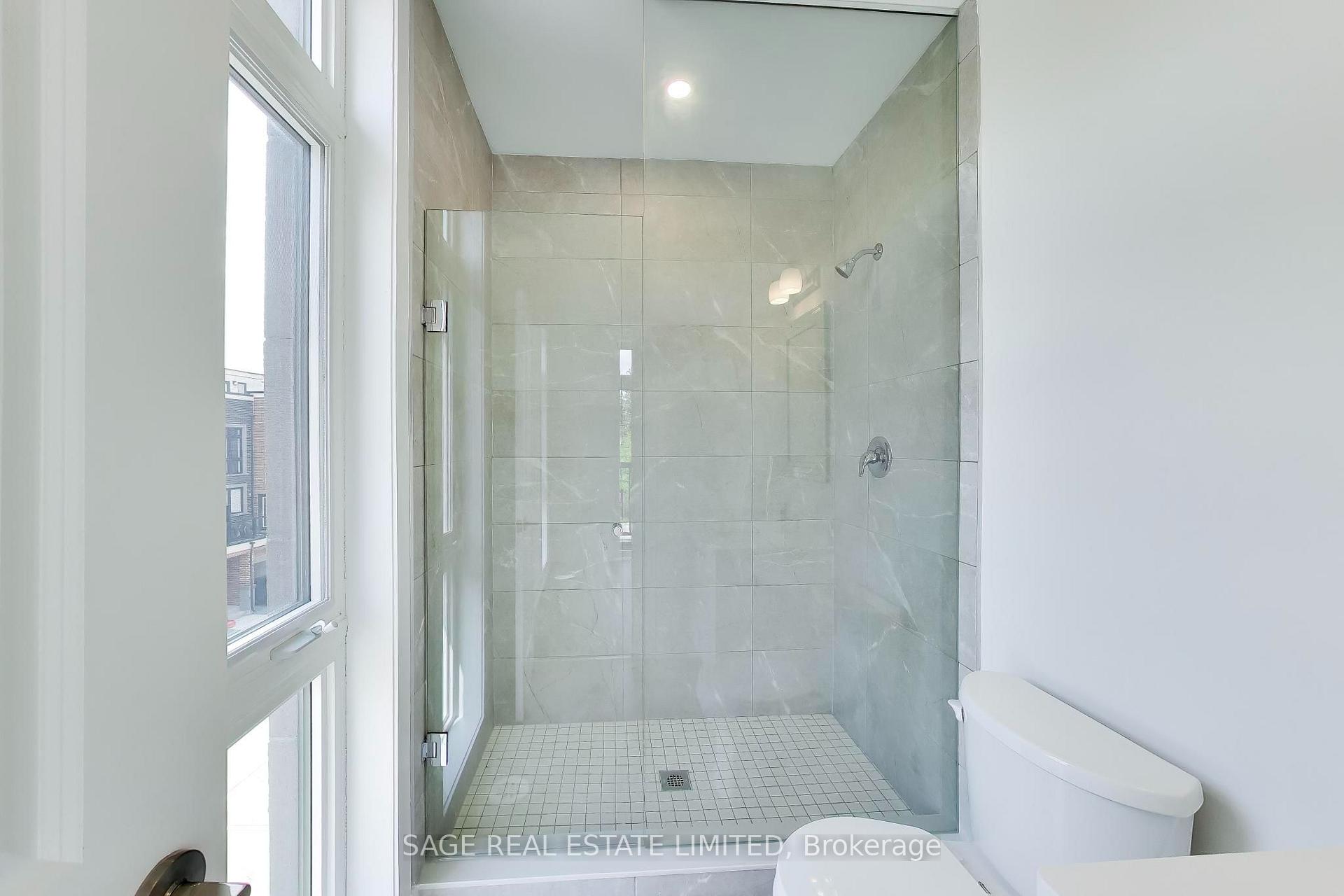 Photo 18 of Unit 7, 6 Sayers Lane, Richmond Hill, Oak Ridges — HOMEH
