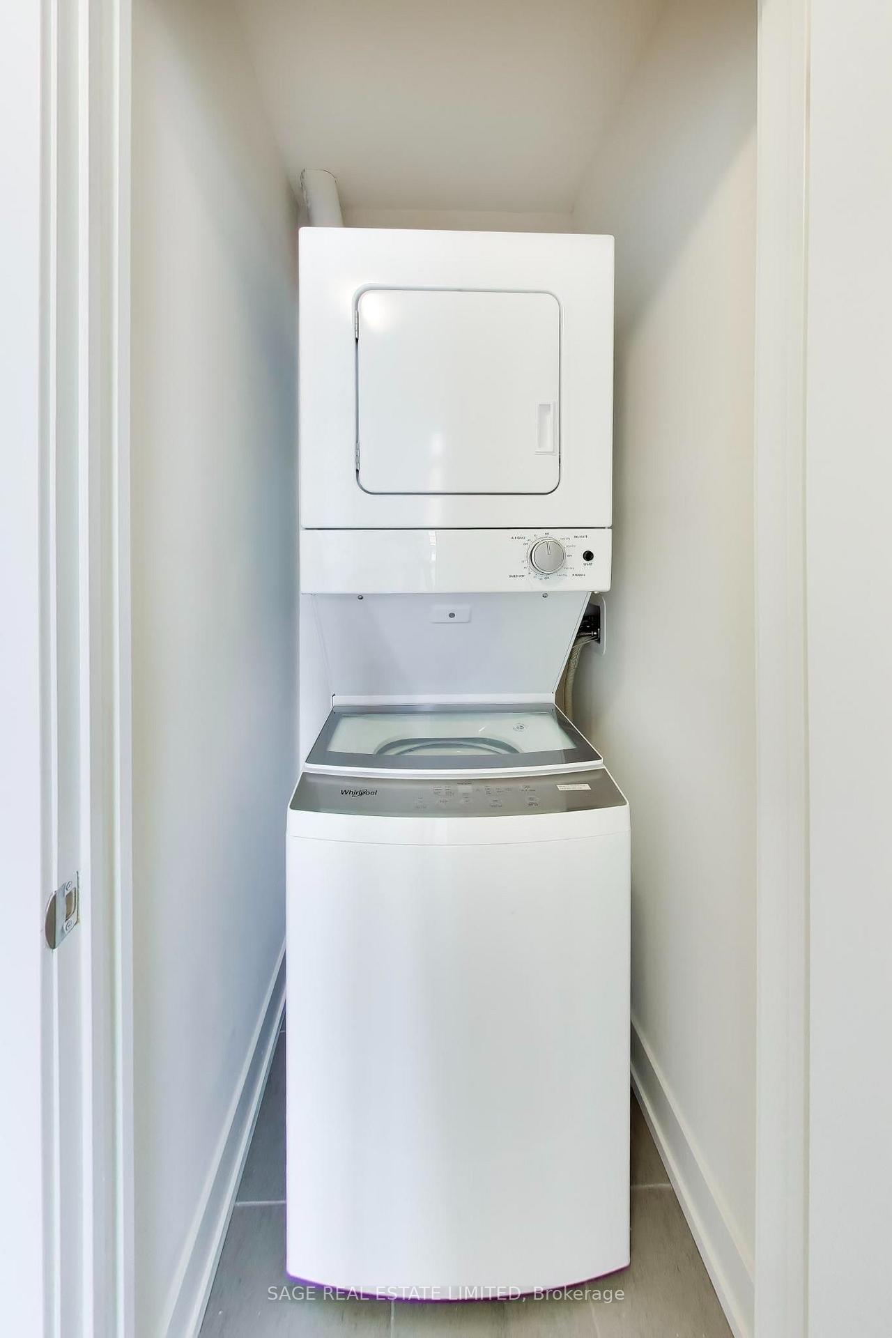 Photo 24 of Unit 7, 6 Sayers Lane, Richmond Hill, Oak Ridges — HOMEH