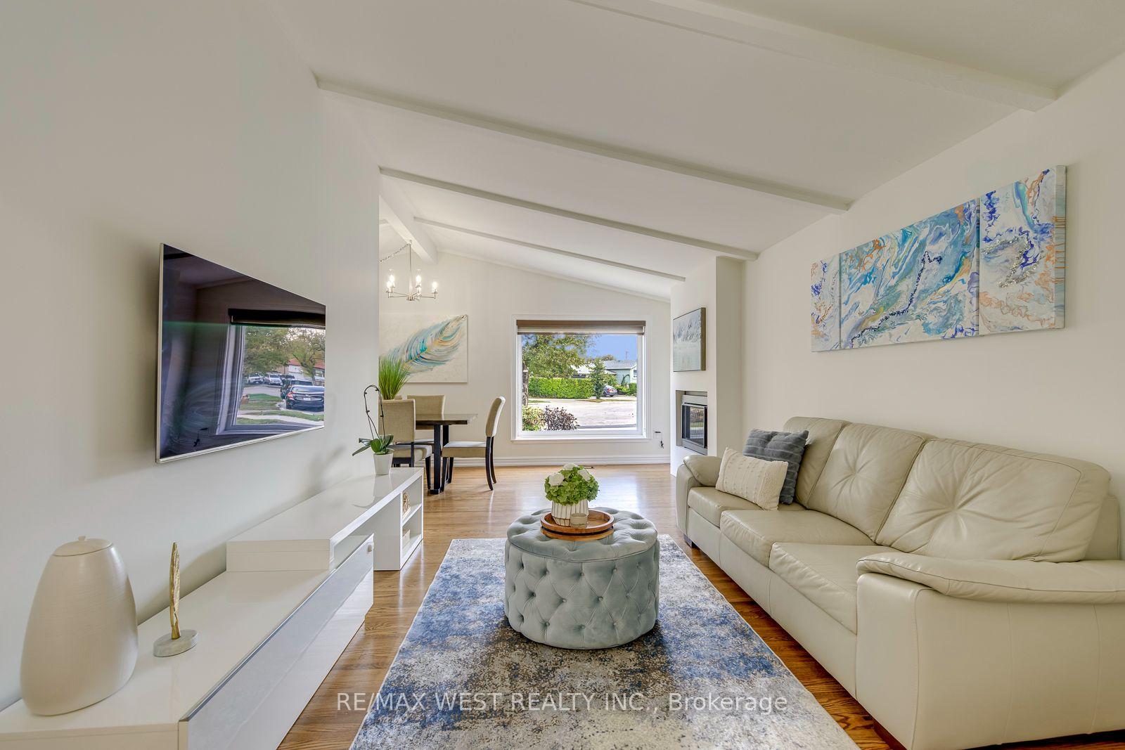 Photo 8 of 6 Millview Court, Etobicoke, West Humber-Clairville — HOMEH