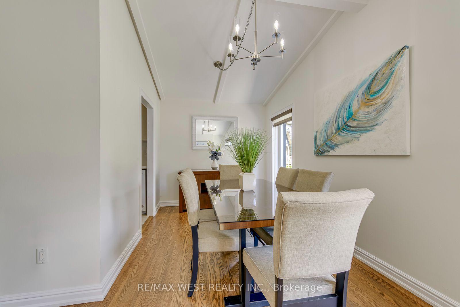 Photo 14 of 6 Millview Court, Etobicoke, West Humber-Clairville — HOMEH
