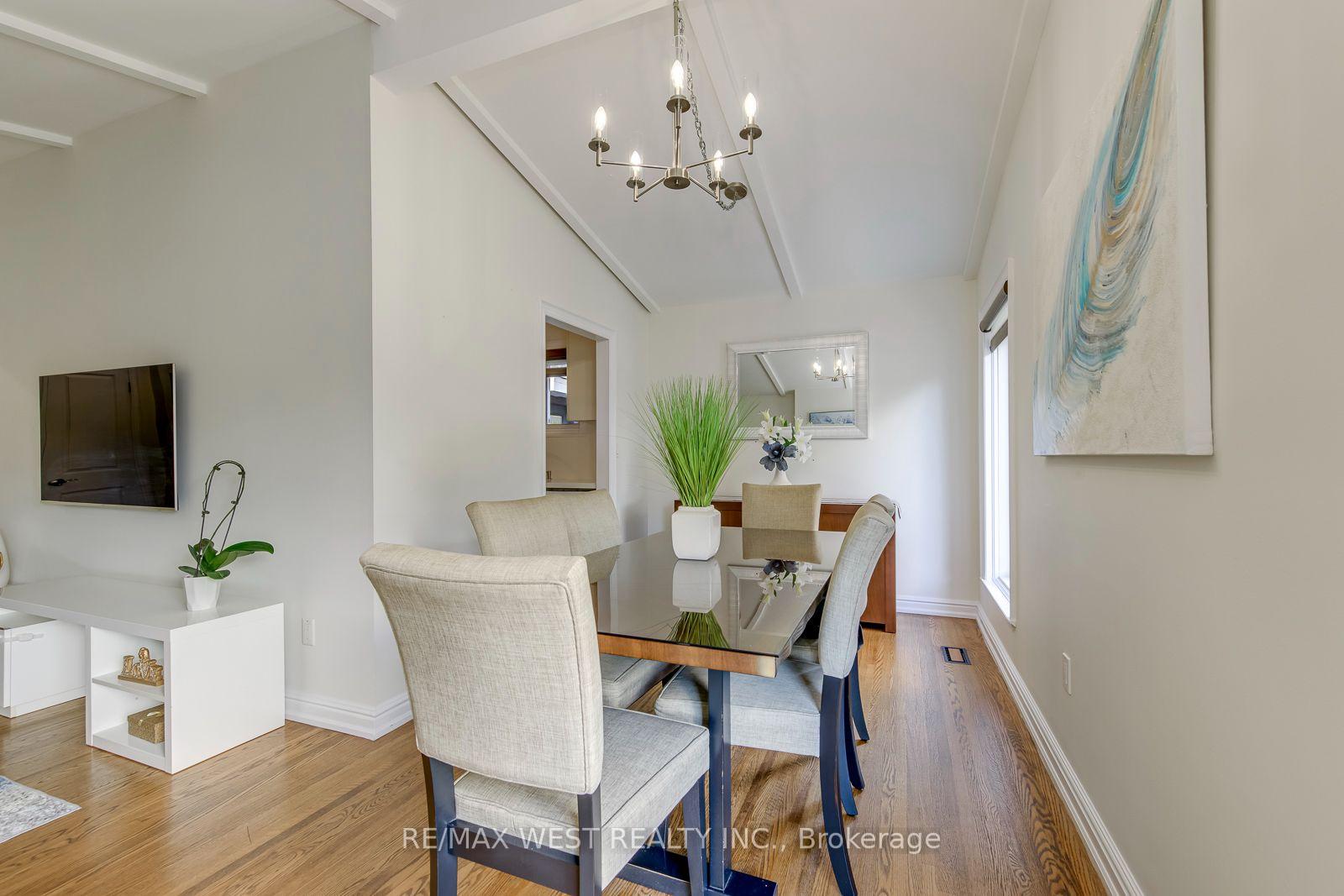 Photo 15 of 6 Millview Court, Etobicoke, West Humber-Clairville — HOMEH