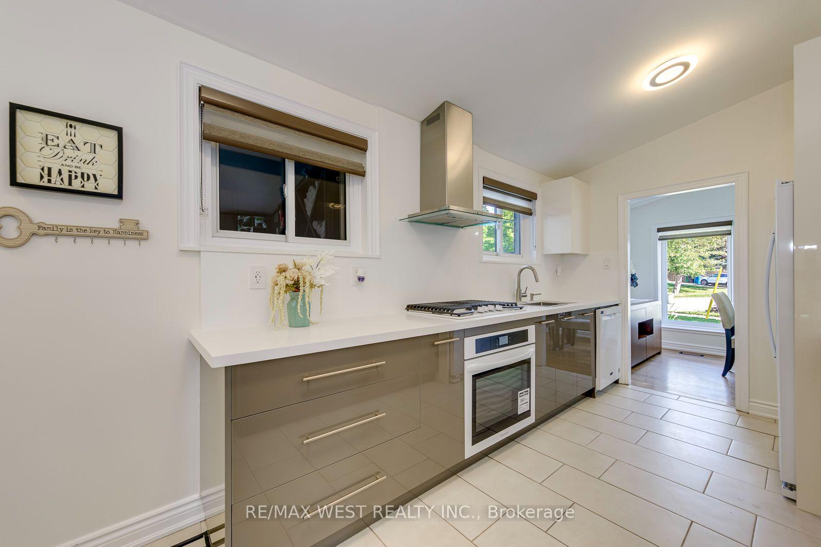 Photo 19 of 6 Millview Court, Etobicoke, West Humber-Clairville — HOMEH