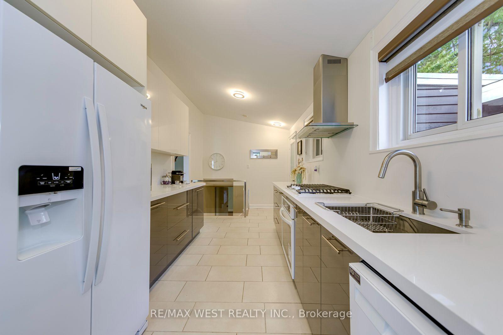 Photo 20 of 6 Millview Court, Etobicoke, West Humber-Clairville — HOMEH