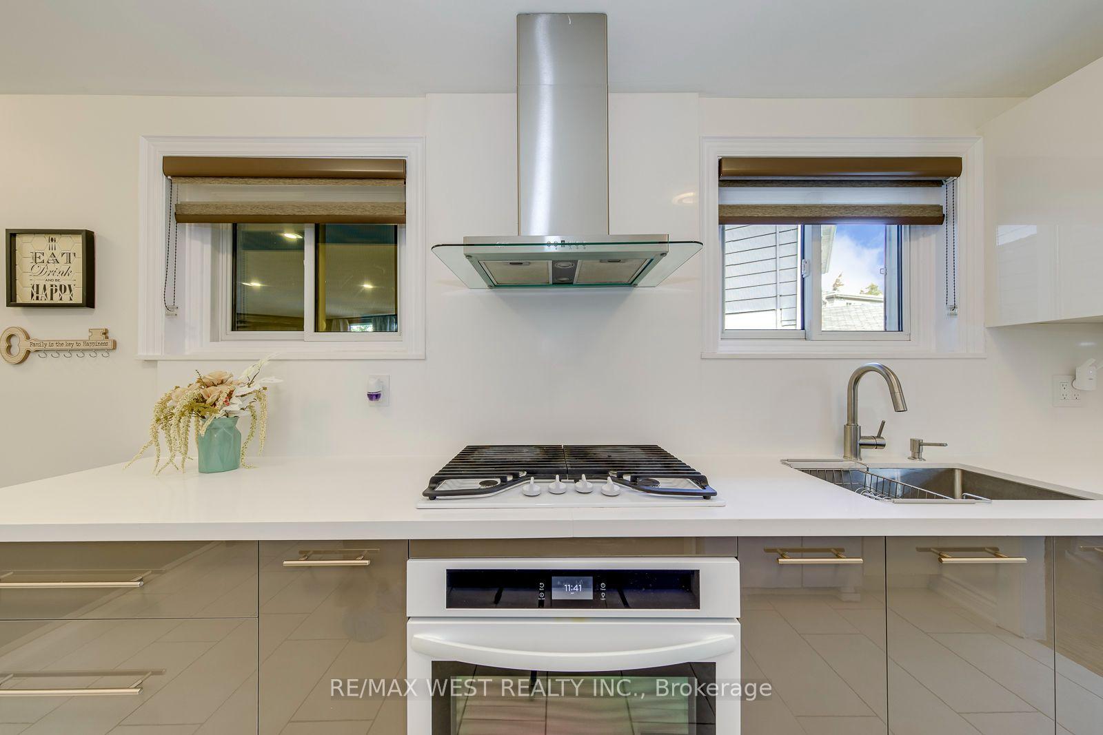 Photo 22 of 6 Millview Court, Etobicoke, West Humber-Clairville — HOMEH