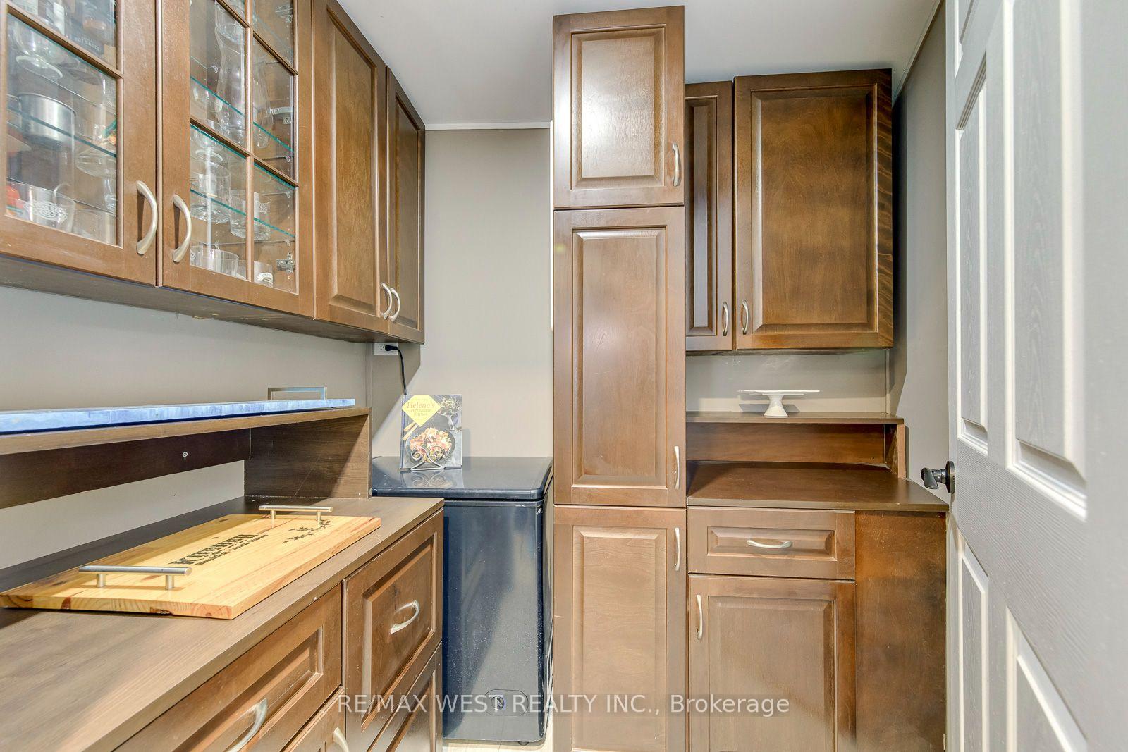 Photo 27 of 6 Millview Court, Etobicoke, West Humber-Clairville — HOMEH