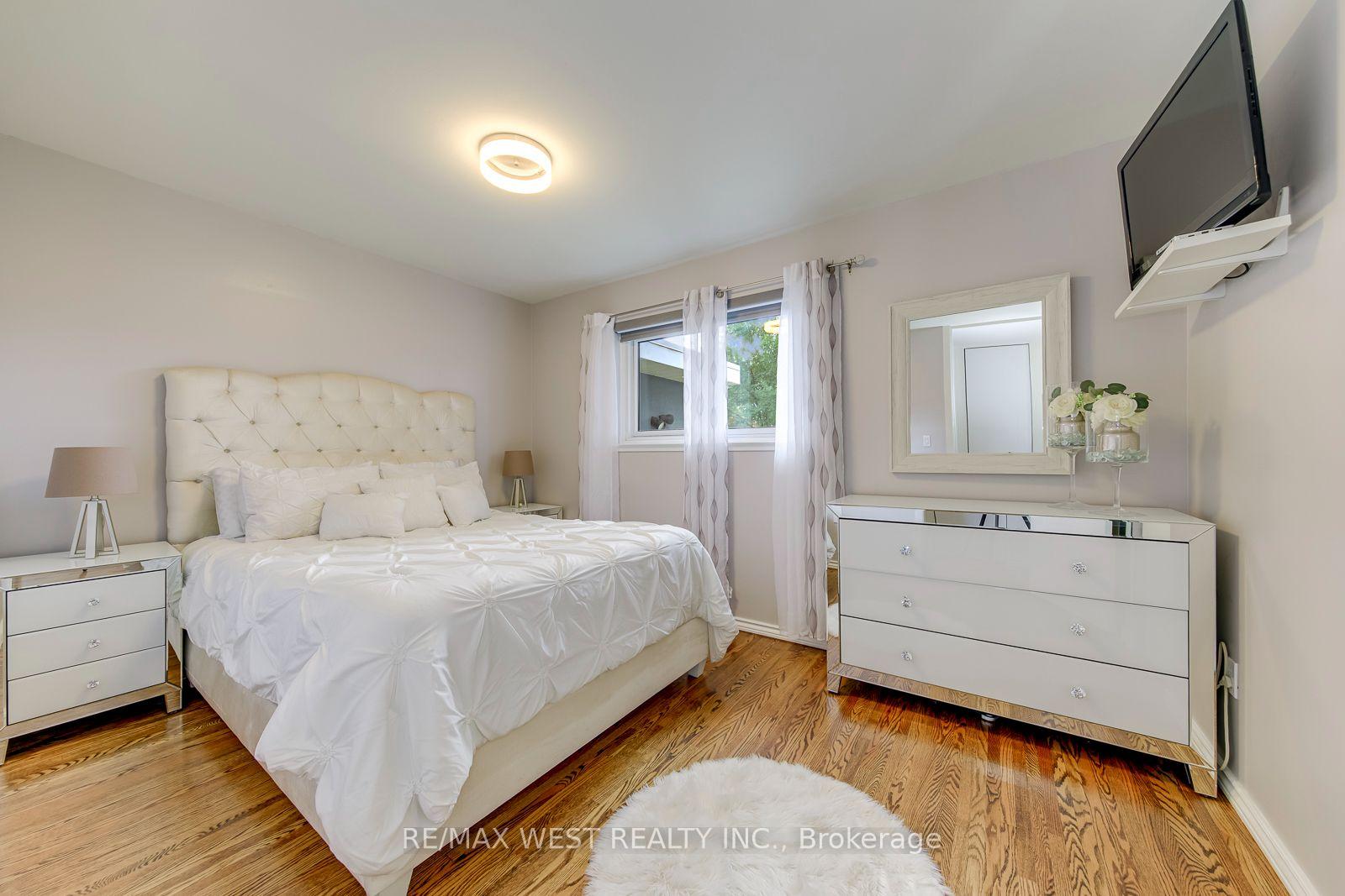 Photo 29 of 6 Millview Court, Etobicoke, West Humber-Clairville — HOMEH