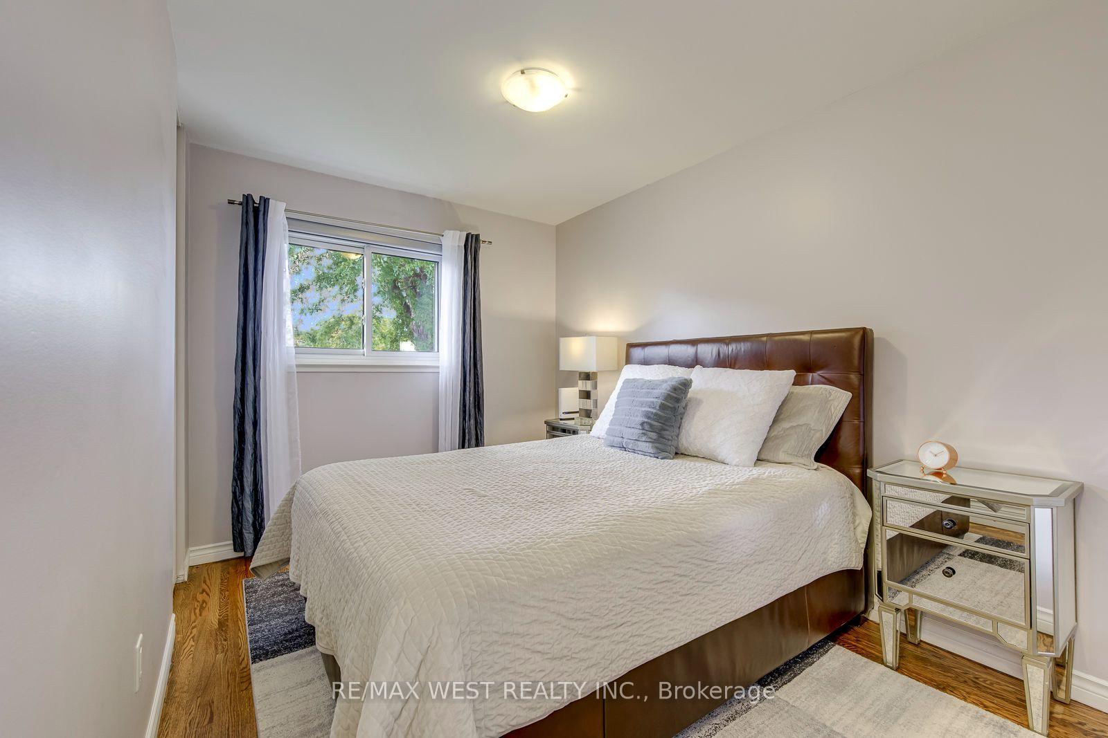 Photo 33 of 6 Millview Court, Etobicoke, West Humber-Clairville — HOMEH