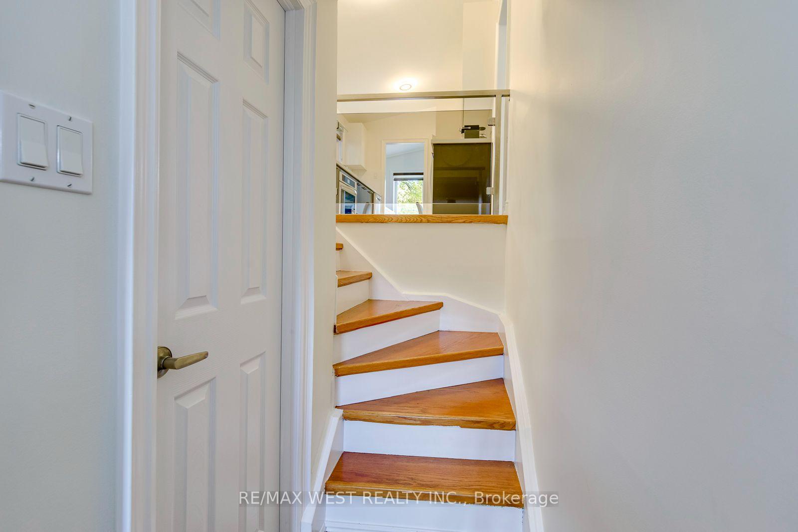 Photo 37 of 6 Millview Court, Etobicoke, West Humber-Clairville — HOMEH