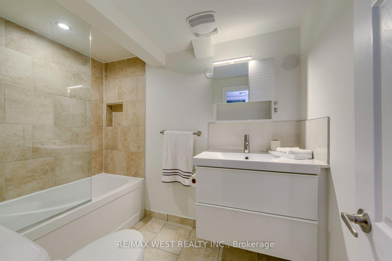 Photo 42 of 6 Millview Court, Etobicoke, West Humber-Clairville — HOMEH