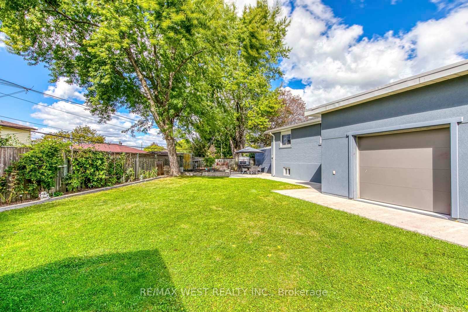 Photo 45 of 6 Millview Court, Etobicoke, West Humber-Clairville — HOMEH